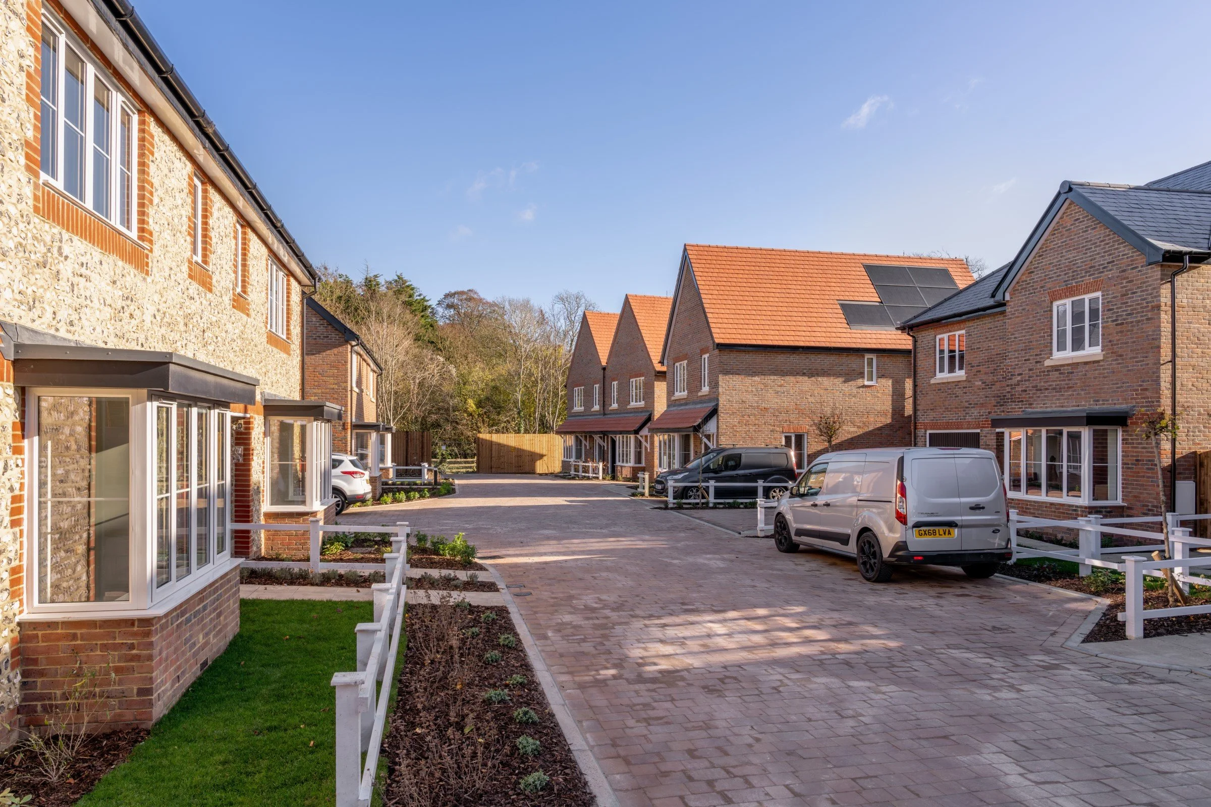 3 Screen Res TKS Externals Meadow Gate 17-11-25 (Custom).jpg