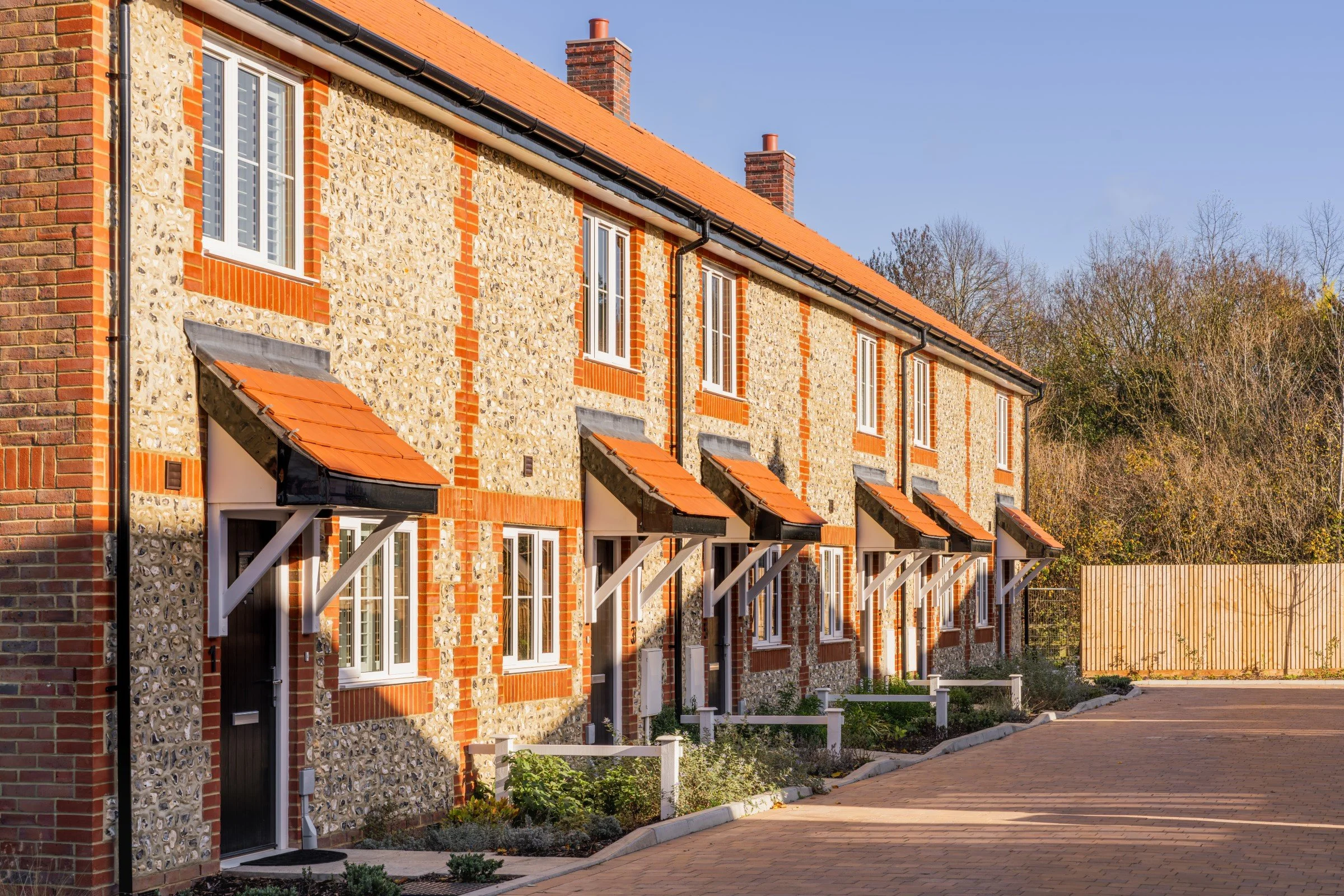 6 Screen Res TKS Externals Meadow Gate 17-11-25 (Custom).jpg