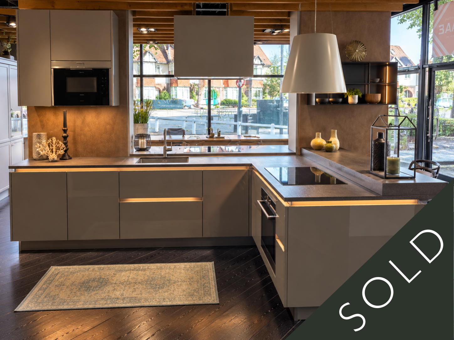 Ex Display Nolte Kuechen Lux Quartz Grey High Gloss Compact Kitchen SOLD