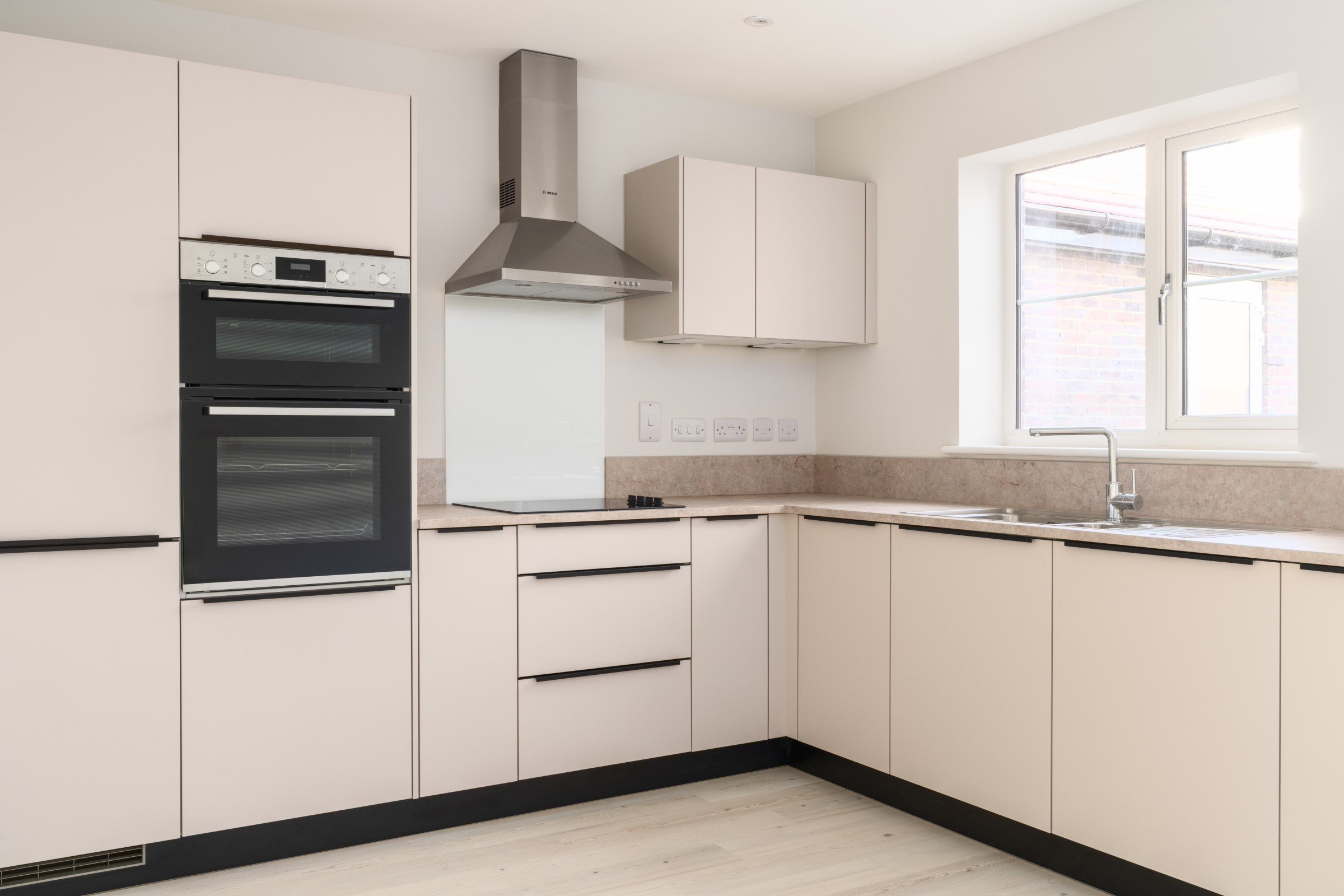 13 Screen Res TKS Internals Meadow Gate 17-11-25 (Custom).jpg