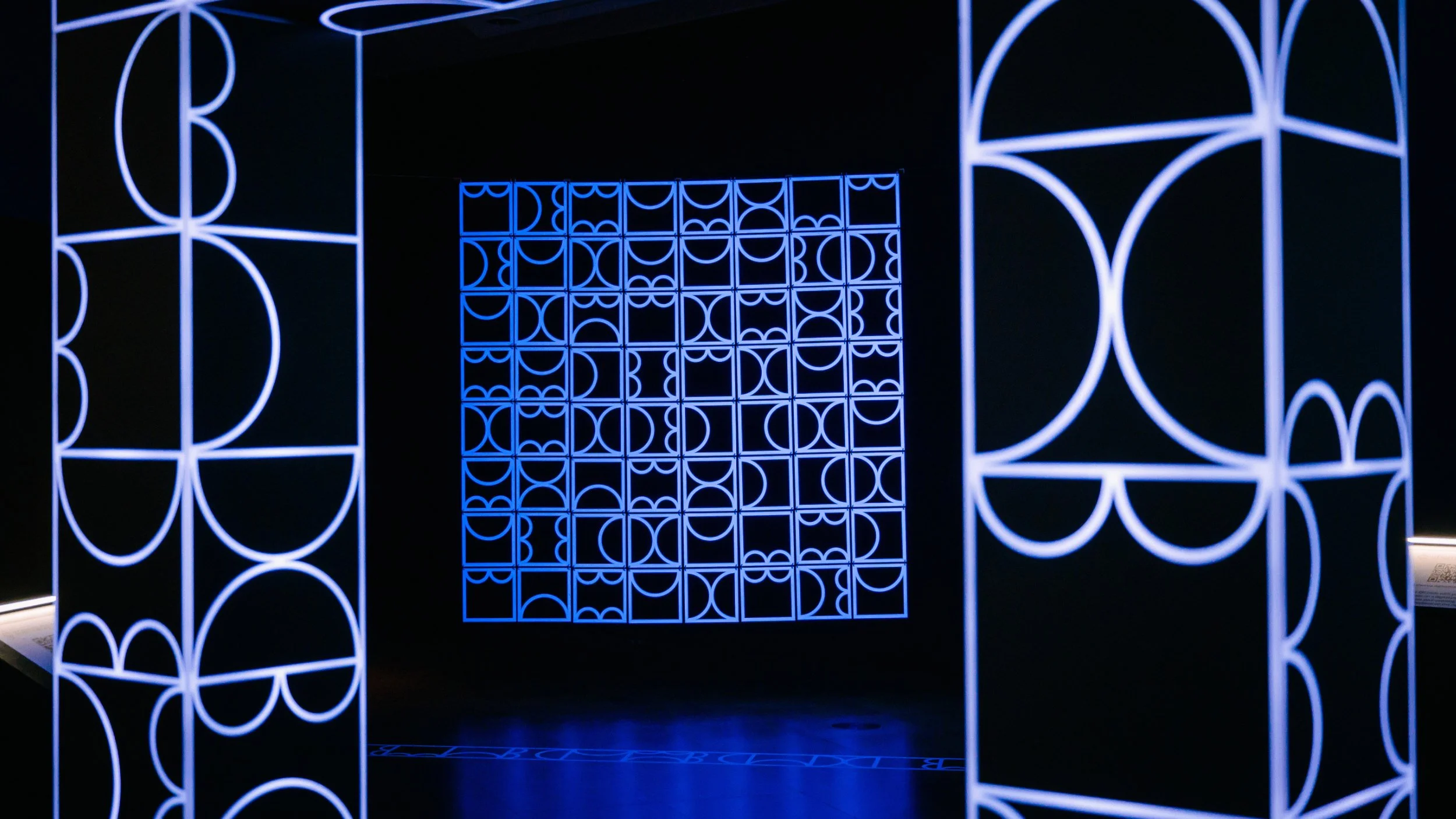 Aphra-Shemza-shemza-digital-across-generations-light-installation-detail.jpg