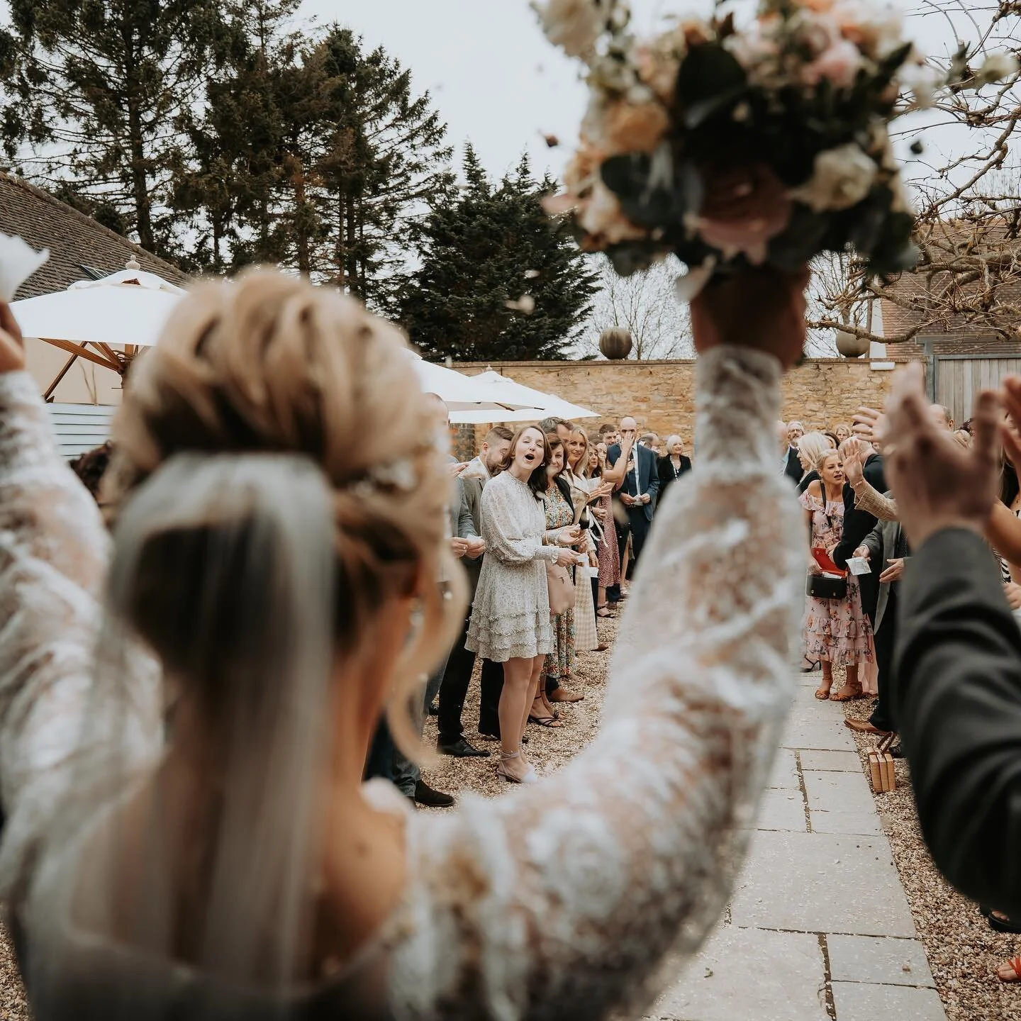 EMMA &amp; ALEX 

Just look at Emma&rsquo;s dress 😭😍 feel in love with it as soon as I saw it on her. Absolutely stunning!!! 

Alex and Emma were just absolutely amazing from start to finish! So much fun and just up for having a bloody good time!!!