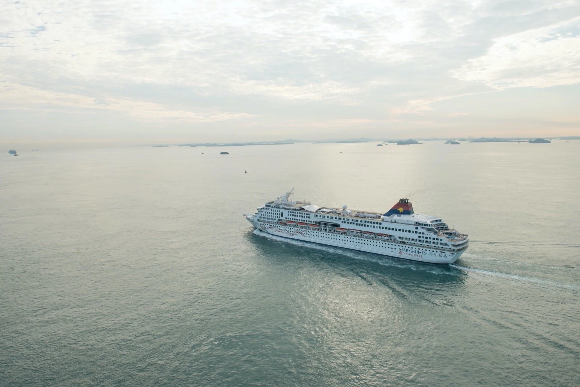 star-cruises-ship-fw.jpg
