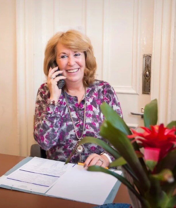 💫Rosaleen appreciation post 🙌#IWD23

Been meaning to share my appreciation for Rosaleen - who clients will recognise from reception in the clinic - on here for ages &amp; International Women's Day seemed a good chance to!💜

Rosaleen has been a huu