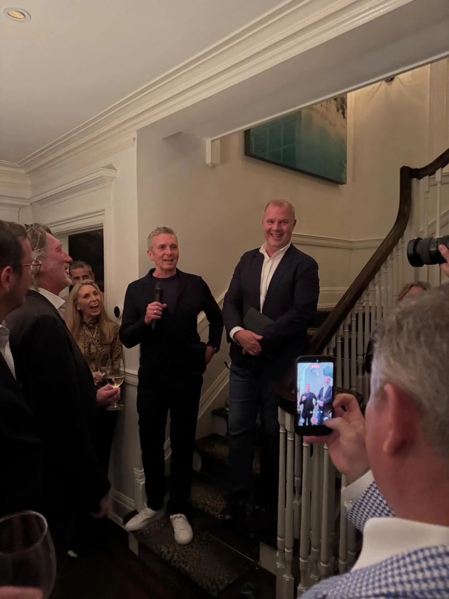 Happy 60th, Mr Robert! Thanks Jim and Mark for hosting such a great party in your beautiful home. Everyone had a great time. Cheers. 😘🎂🥂🏠