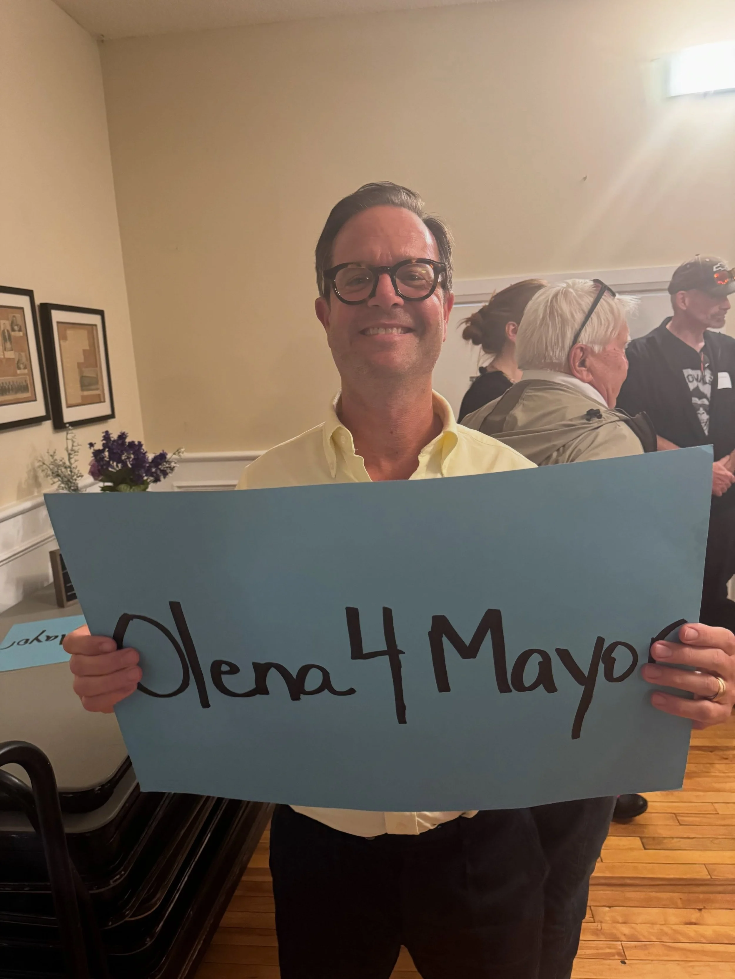 Re-elect Olena! Over the past four years, Olena has consistently put Port Hope first and delivered meaningful results.
She&rsquo;s worked to secure funding beyond taxes to help keep property taxes low, advocated for the return of VIA Rail commuter se