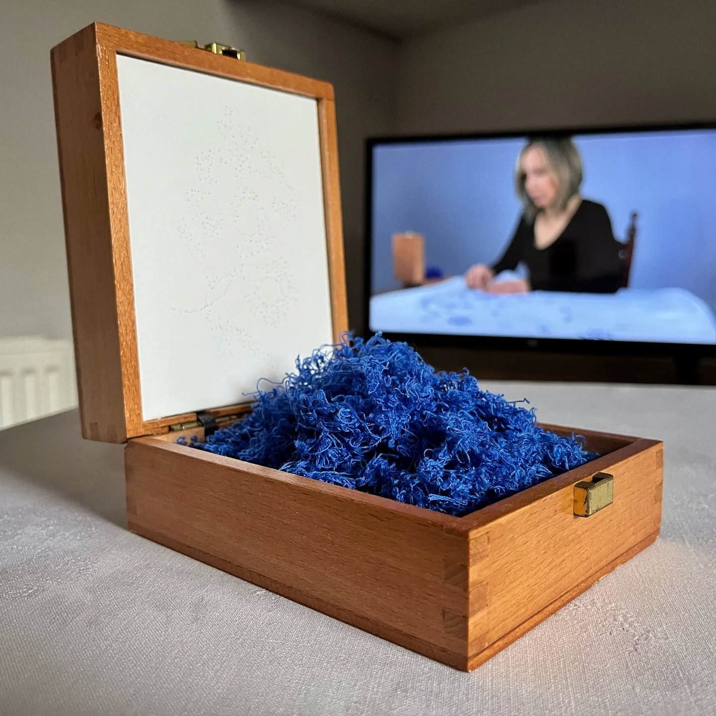 // Issue 60 - Textile Art //
Artist: Jacqui Barrowcliffe
@littleboxoflightandstories
www.jacquibarrowcliffe.com
Invisible threads
Description: The memory of a stitch, of the hand that sewed it, of the stories it told. A video installation recordin