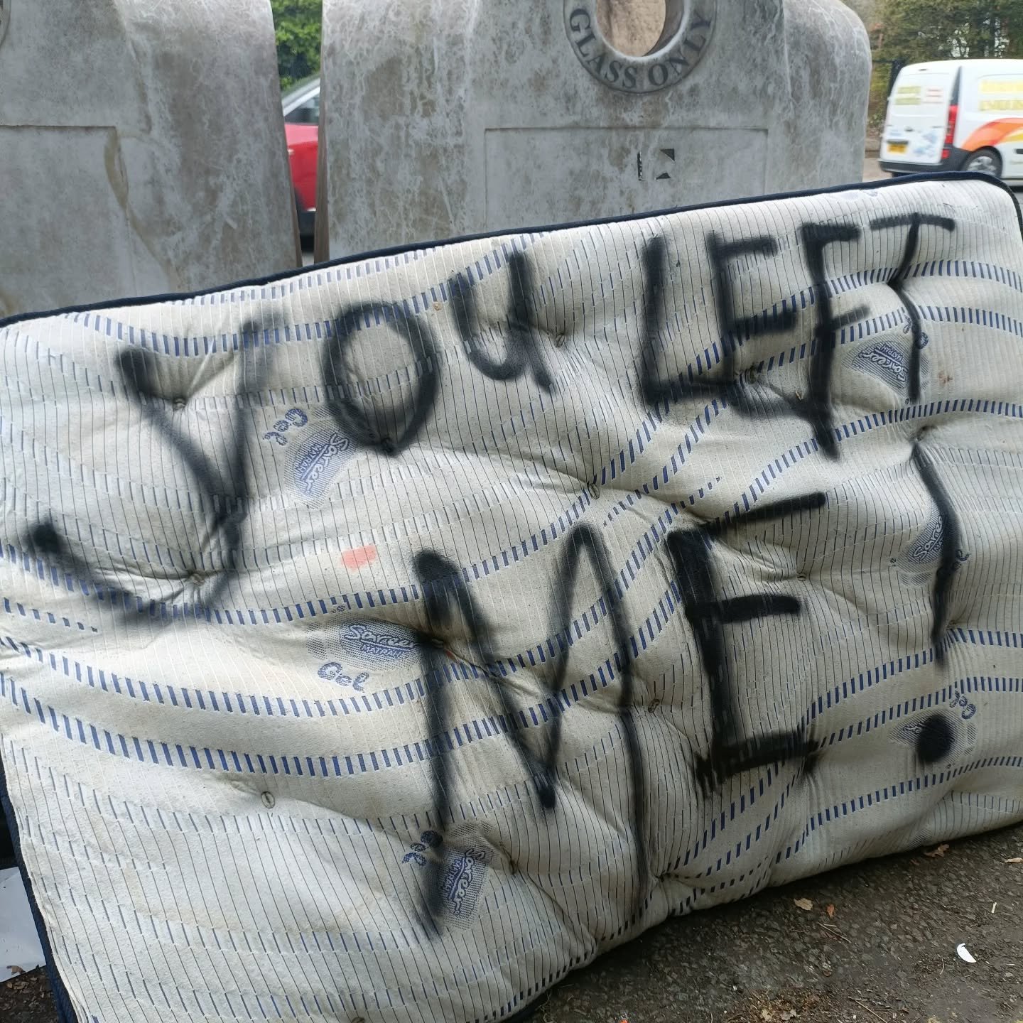 // Issue 63 - Grafetti Art//
"You said you loved me"
So many abandoned mattresses! All those hopes and dreams left out in the cold. Or is this just romantic posturing and it is simply a reflection of society? So many blank ‘canvass