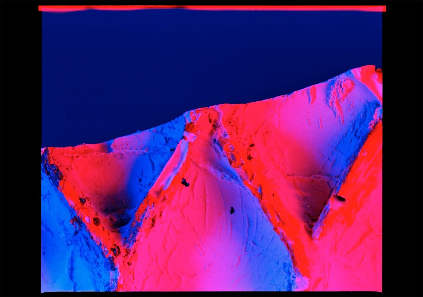 // Issue 67 - The Photography Issue - The Unseen Perspective //

Artist: Elizabeth Jordan
Www.lizzyjordan.co.uk
@lizzyjordanart

Title: Macroscapes Series
I create Minumental artwork that explores how humans perceive extremes of scale. &lsquo;Minumen