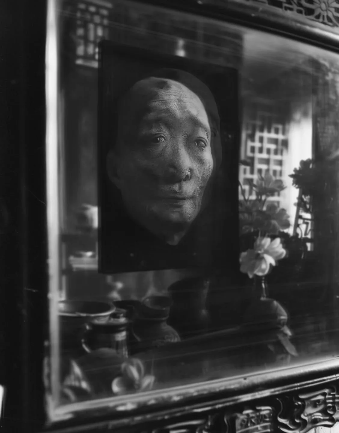 // Issue 72 - The Liminality of Space //

Artist: Jingyi Li

@touchiyemeicuo
The Inhabited Mirror
Description: The Inhabited Mirror is inspired by a folk belief from coastal Fujian, China, in which mirrors are believed to shelter the spirit. Through 