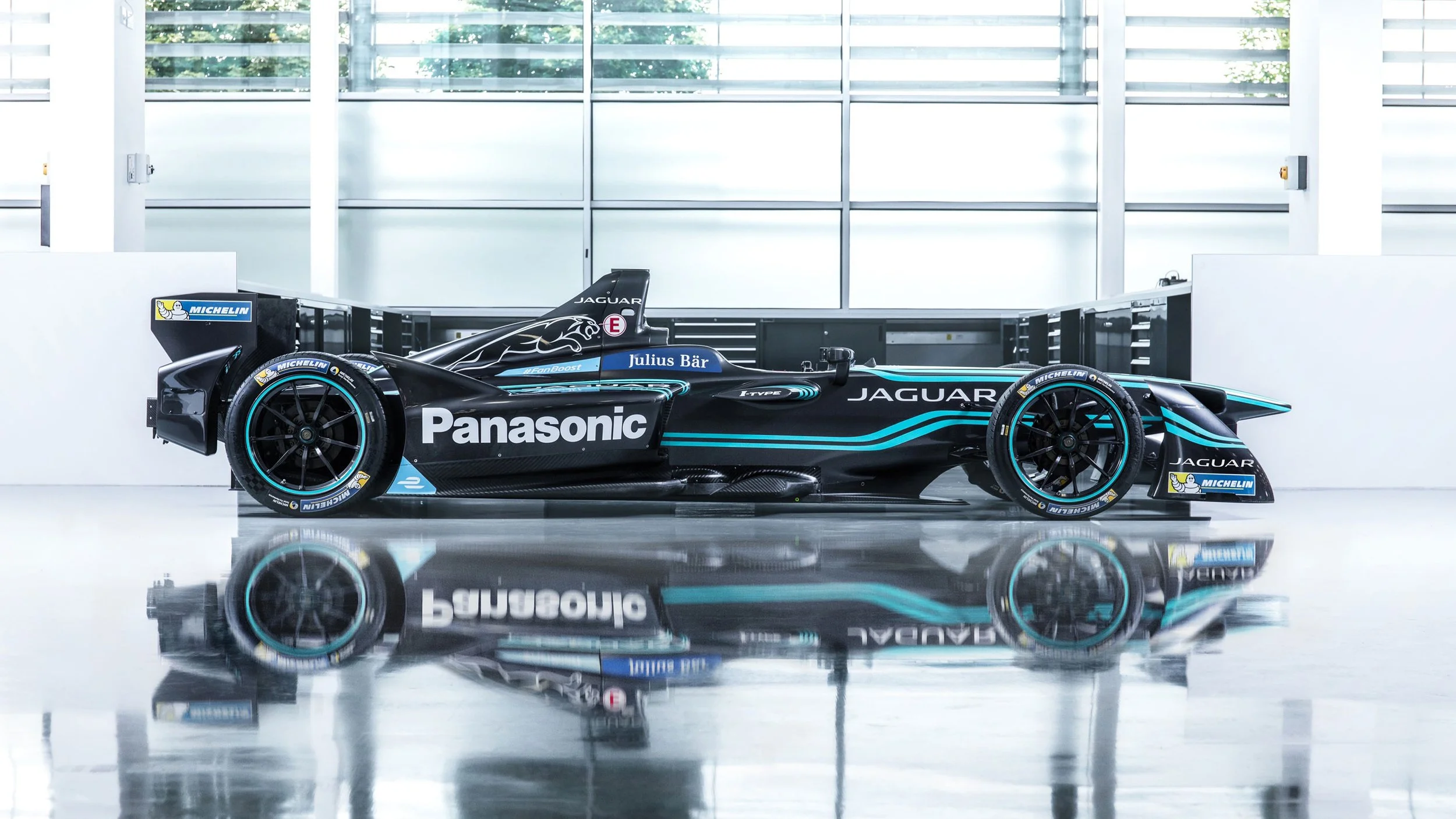 Jaguar 'Lighting up Vegas'