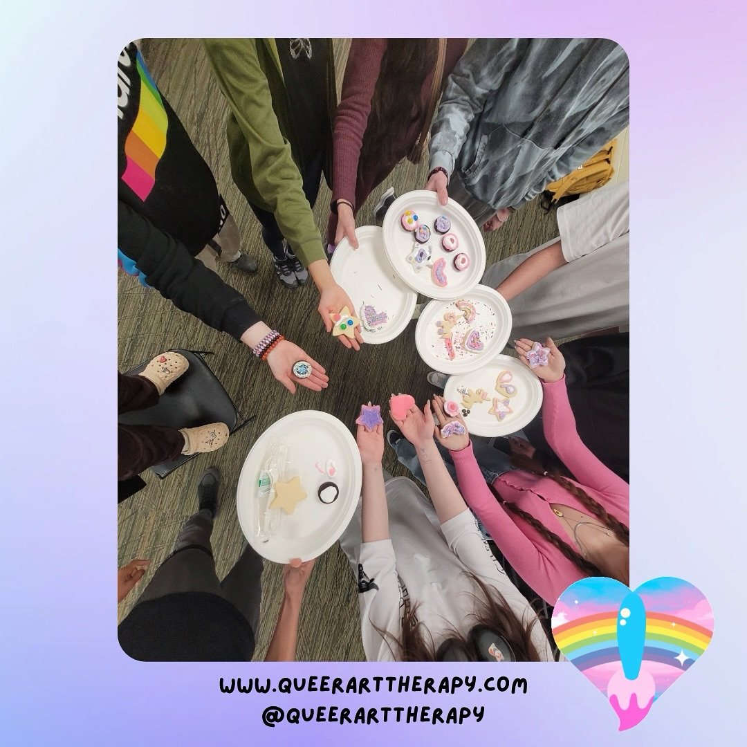 Throwback to expressive arts cookie decorating workshop @tplflemingdonparkyouth in the spring 🍪 🏳️&zwj;🌈 We talked about how Pride started as a protest, made a graffiti wall, and decorated cookies together. 

Check out more upcoming workshops at t