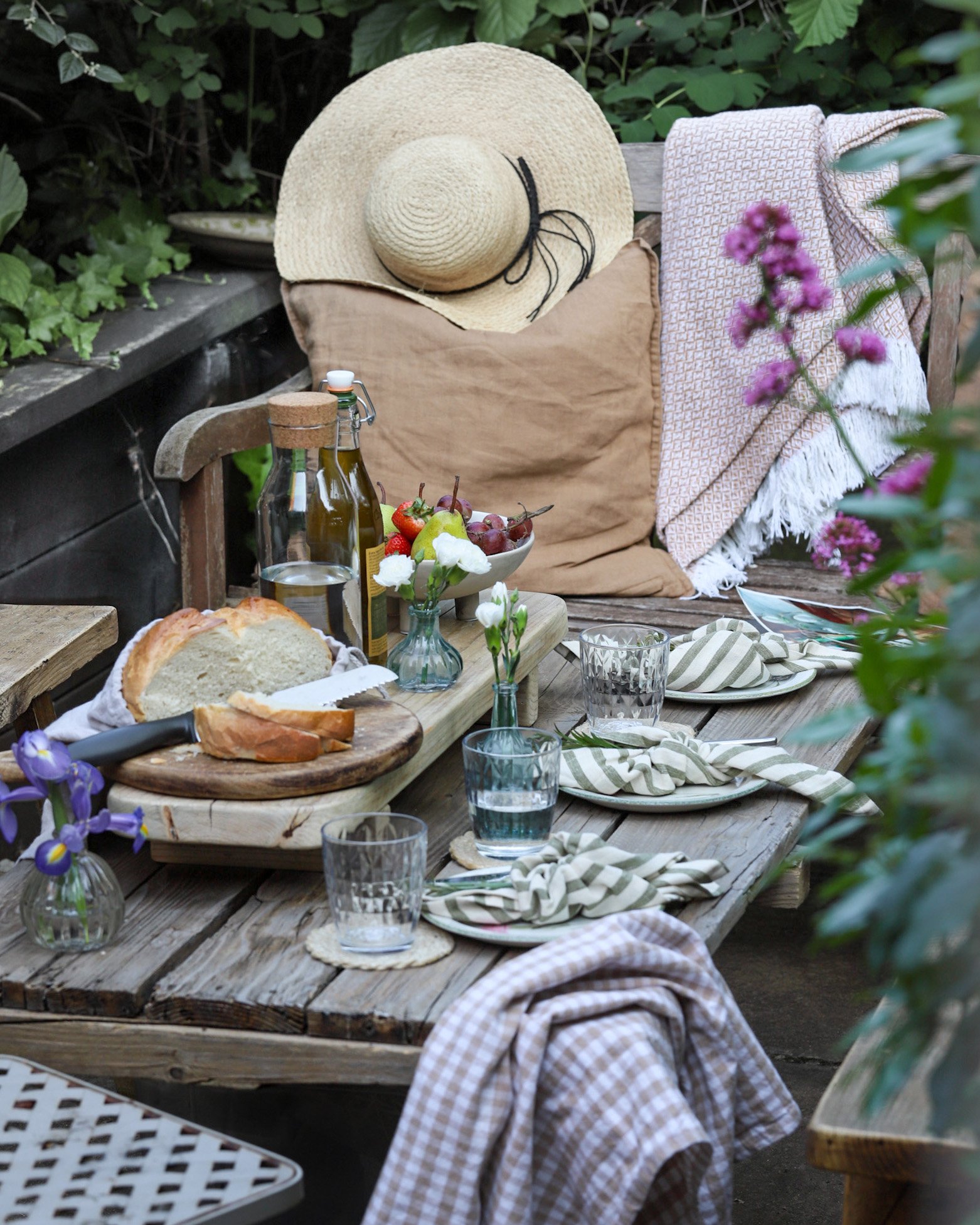 REUSE & RESTYLE  | Seasonal Styling at Long Cottage with Samantha Abbott