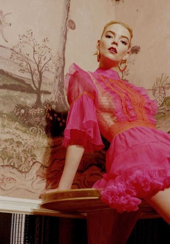 anya-taylor-joy-photoshoot-for-the-new-york-times-february-2020-2_thumbnail.jpg