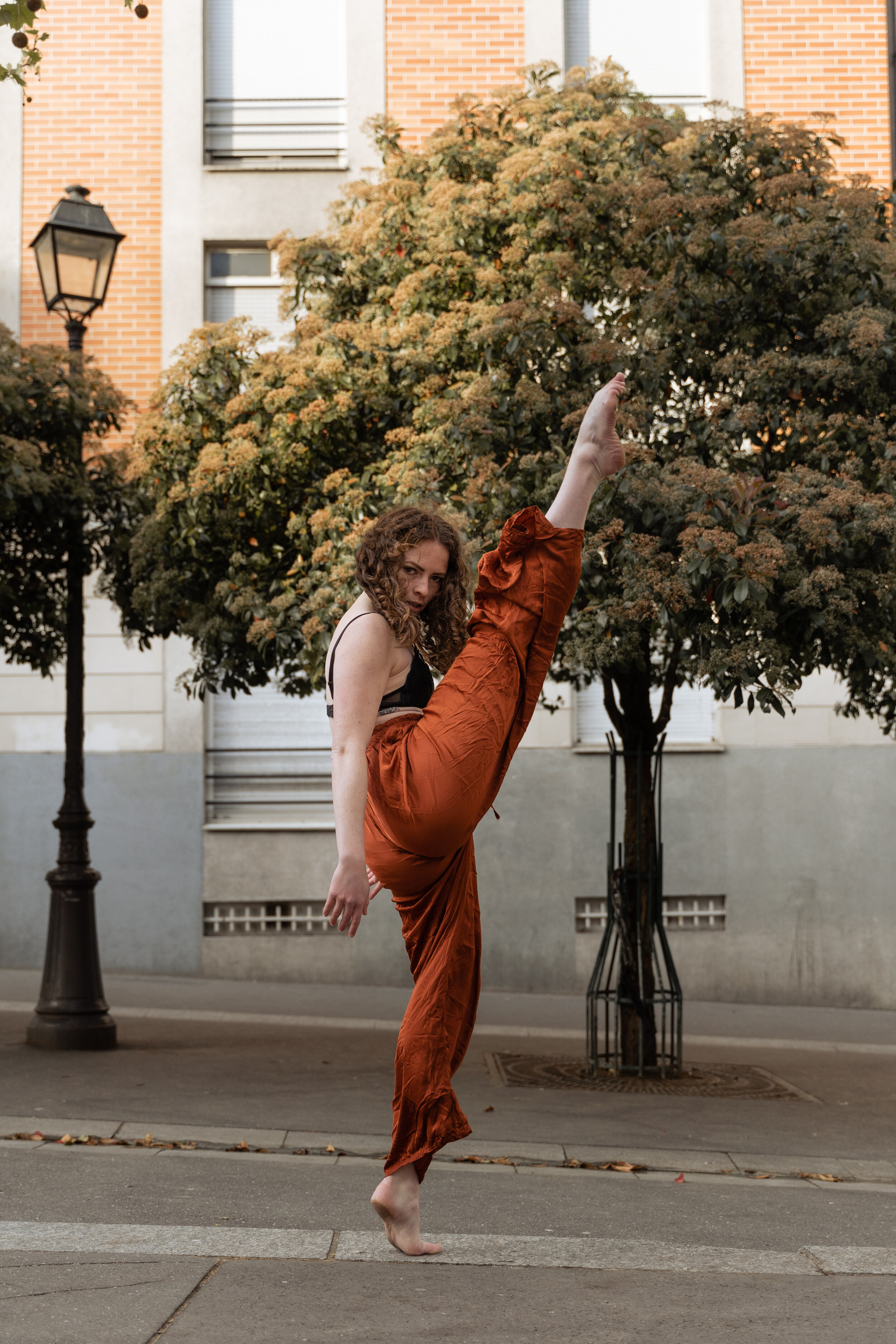 "La première chose que l'on comprends en collaborant avec Céline, c'est que c'est une passionnée. On peut le constater dans sa façon de travailler et ça se retrouve dans l'âme de ses photographies.
Du premier contact jusqu'à la séance, son écoute, sa