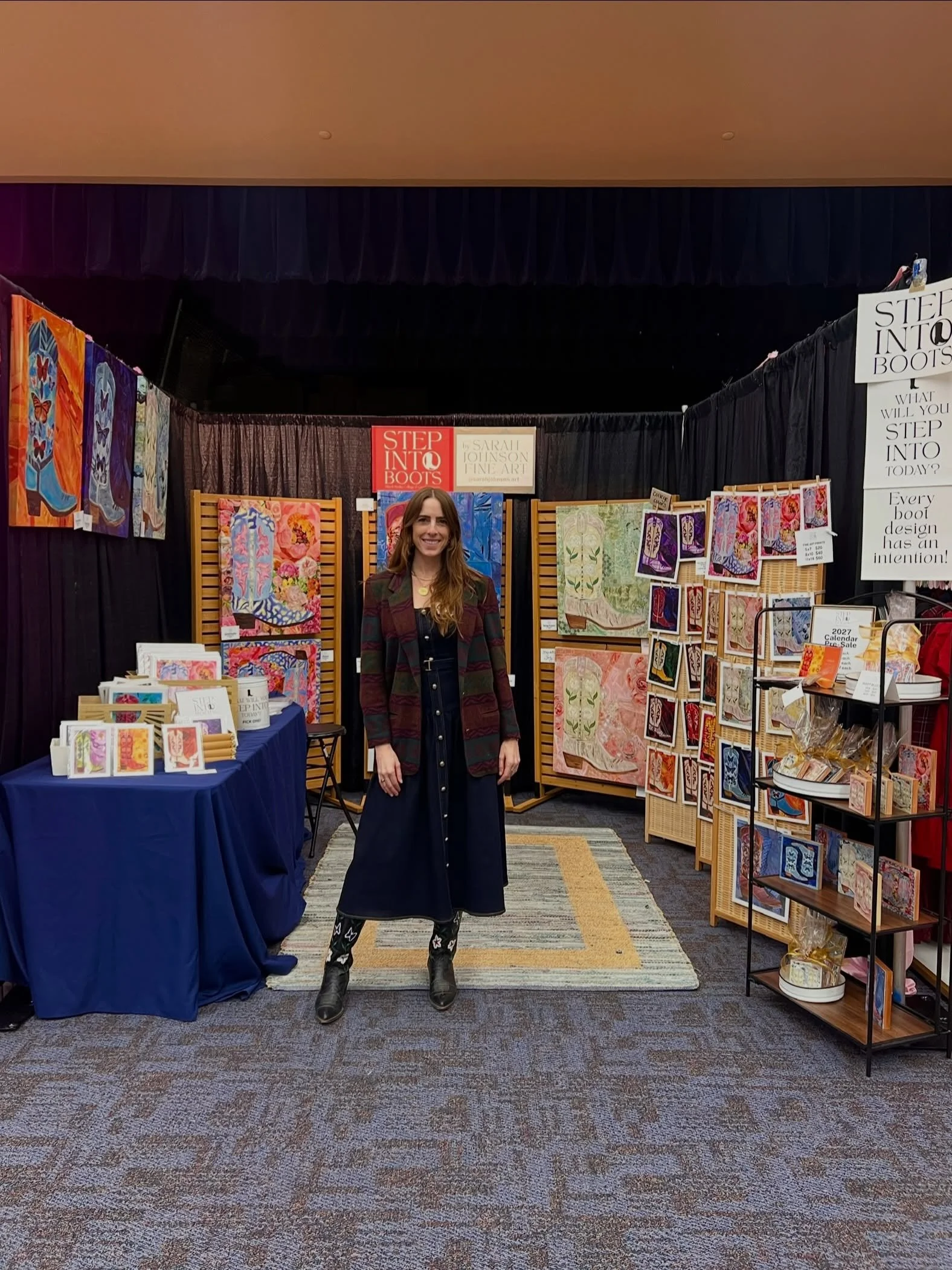 Last day of @christmasincowtown - and couldn&rsquo;t be more grateful for the week I&rsquo;ve had here! Thank you to the @jrleagueftworth and everyone who had stopped by my booth!

It&rsquo;s not too late to shop! Come by today 10-4 for prints, Gicle