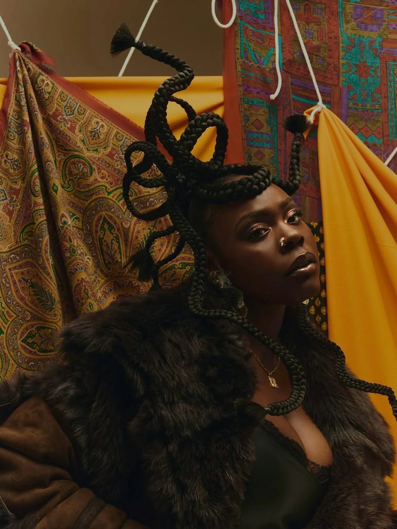Nigerian-British singer-songwriter Shaé Universe carves a sonic space where dreamy R&B meets gospel whispers and hip-hop edge. Raised with gospel in her blood (her mother a gospel singer, her father a pastor), she brings spirituality, sens