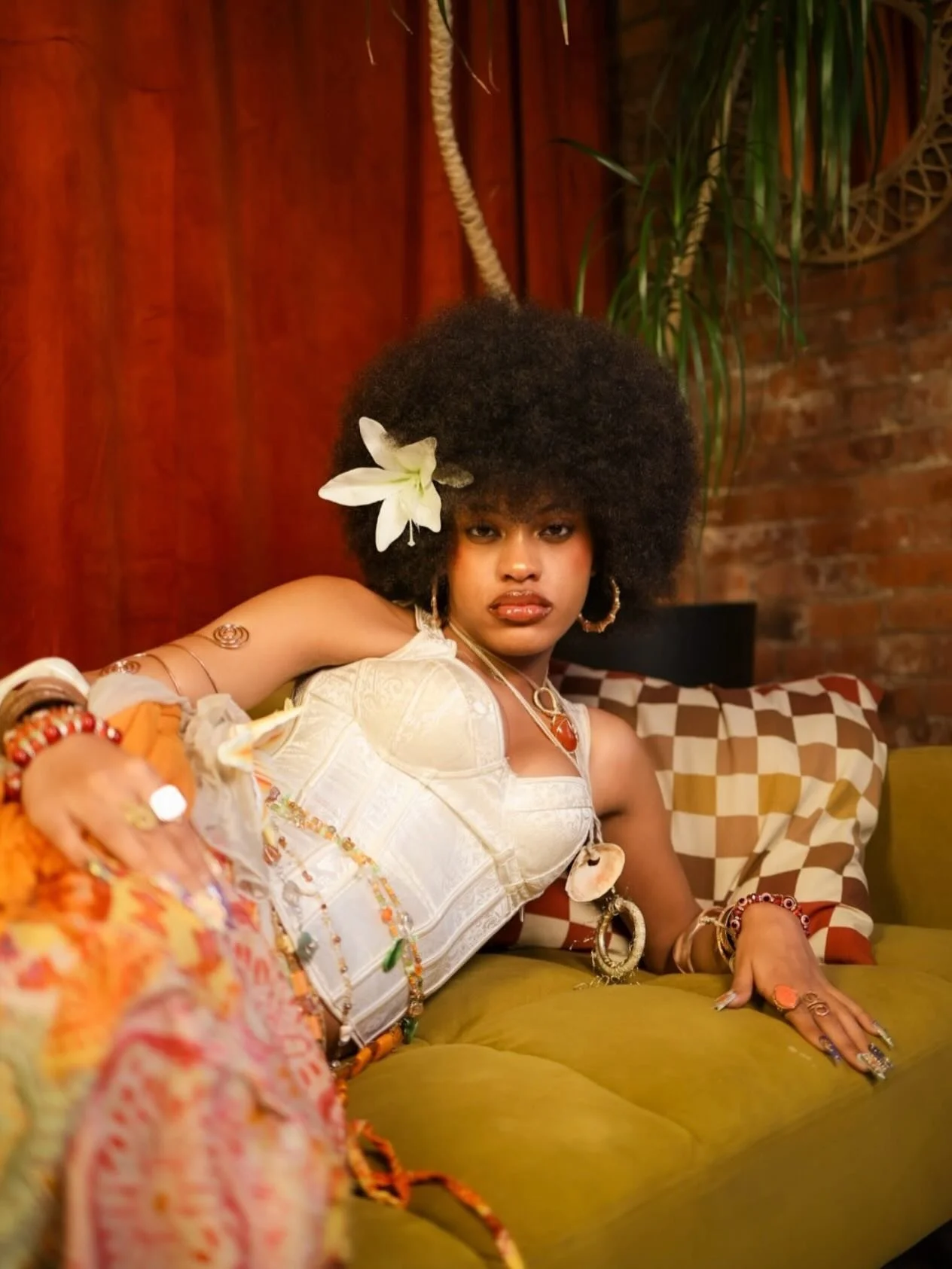 There&rsquo;s a certain softness to neo-soul that&rsquo;s hard to describe &mdash; but Marcus St. Furcy (@40.visuals) translates it effortlessly. ⁣
⁣
Warm tones, storytelling portraits, and a style that feels both nostalgic and new. Each frame feels 