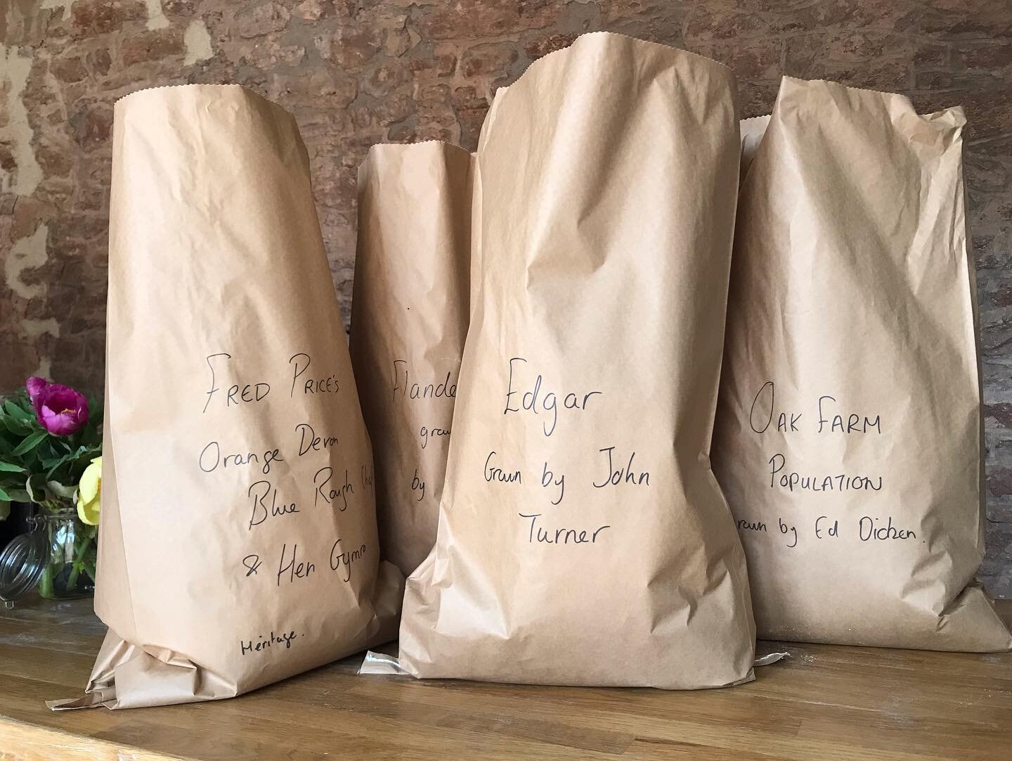 So grateful to spend time with our mill makers Andrew and Blair of @newamericanstonemills yesterday milling up some Wholegrain flours from forward thinking growers working within the non commodity grain network here in the UK. All sacks are now on th