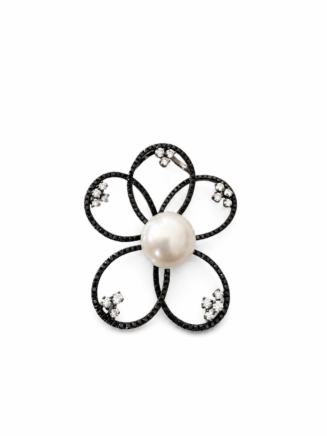 Black And White Diamond Flower Pendant