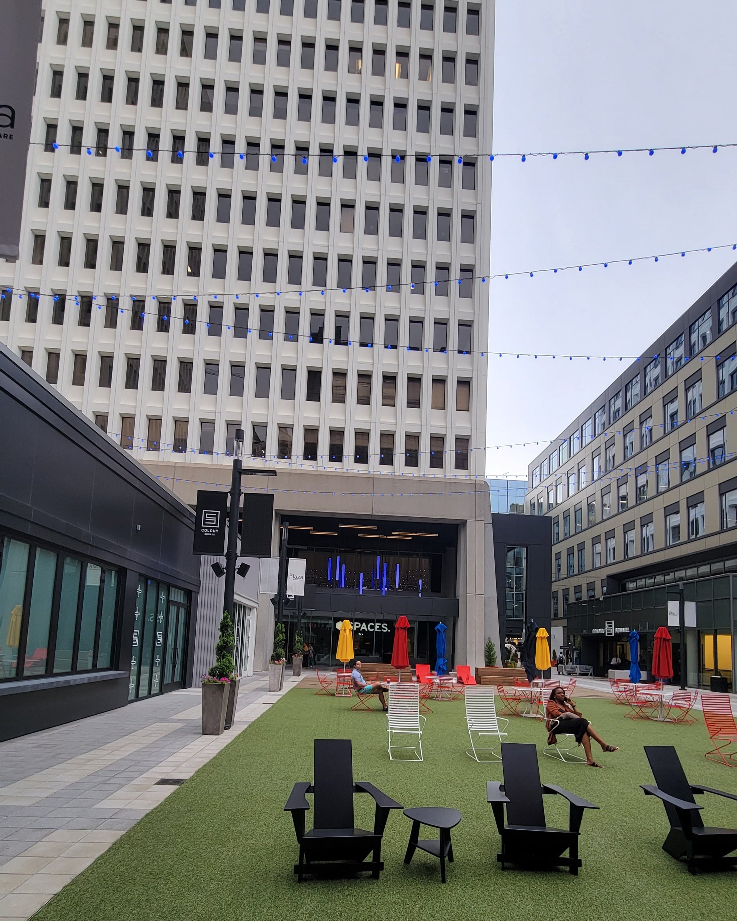  Upper Patio area of Colony Square 