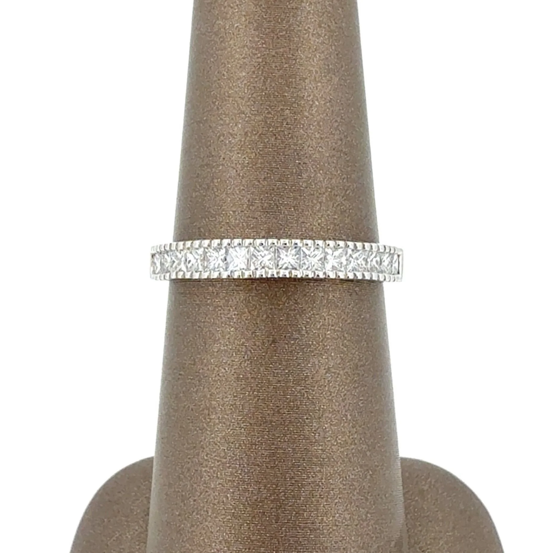 Timeless elegance in every detail: Princess Cut Diamond Milgrain Eternity Ring in White Gold 🤍

This white gold eternity ring features princess-cut diamonds paired with delicate milgrain detailing for a look that feels both classic and distinctive. 