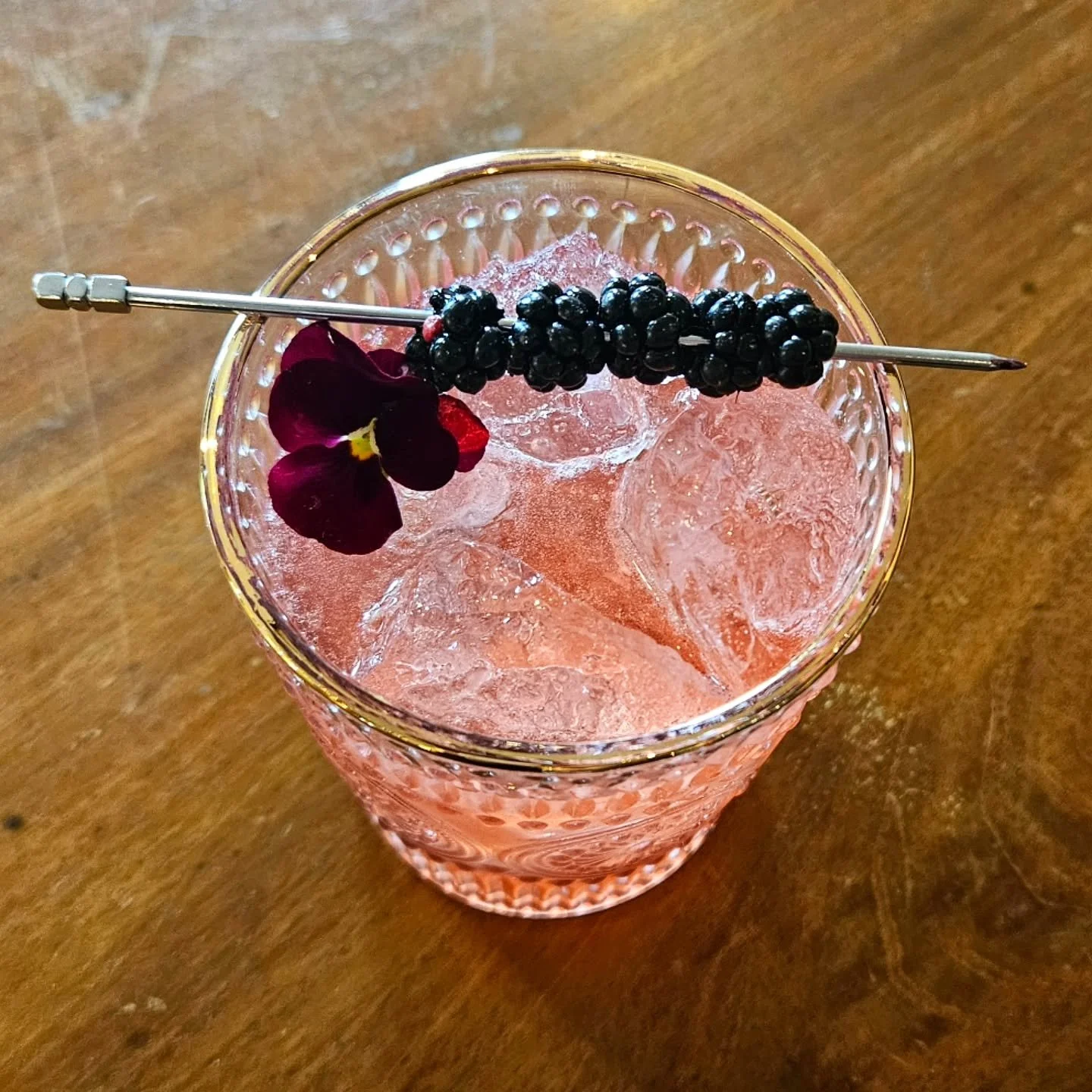 Cocktail Of The Month 🍸 

Blackberry Honey Bourbon Smash 🍯

Using blackberries picked from our allotment 🤤

#cocktail #cocktailofthemonth #blackberries #jackdaniels