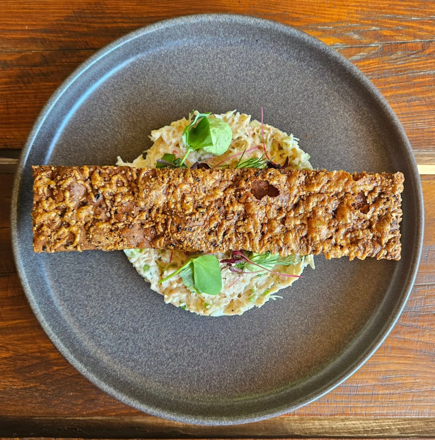 New Menu🍴

Let's kick off with this stunning dish... 🦀 

White Fresh Crab, Whipped Pea Panna Cotta, Buttermilk and Cheddar Cracker 

Buttermilk and Cheddar Cracker, supplied by @gilda_bakery 😍

Our new menu is now live! It will be running until 27