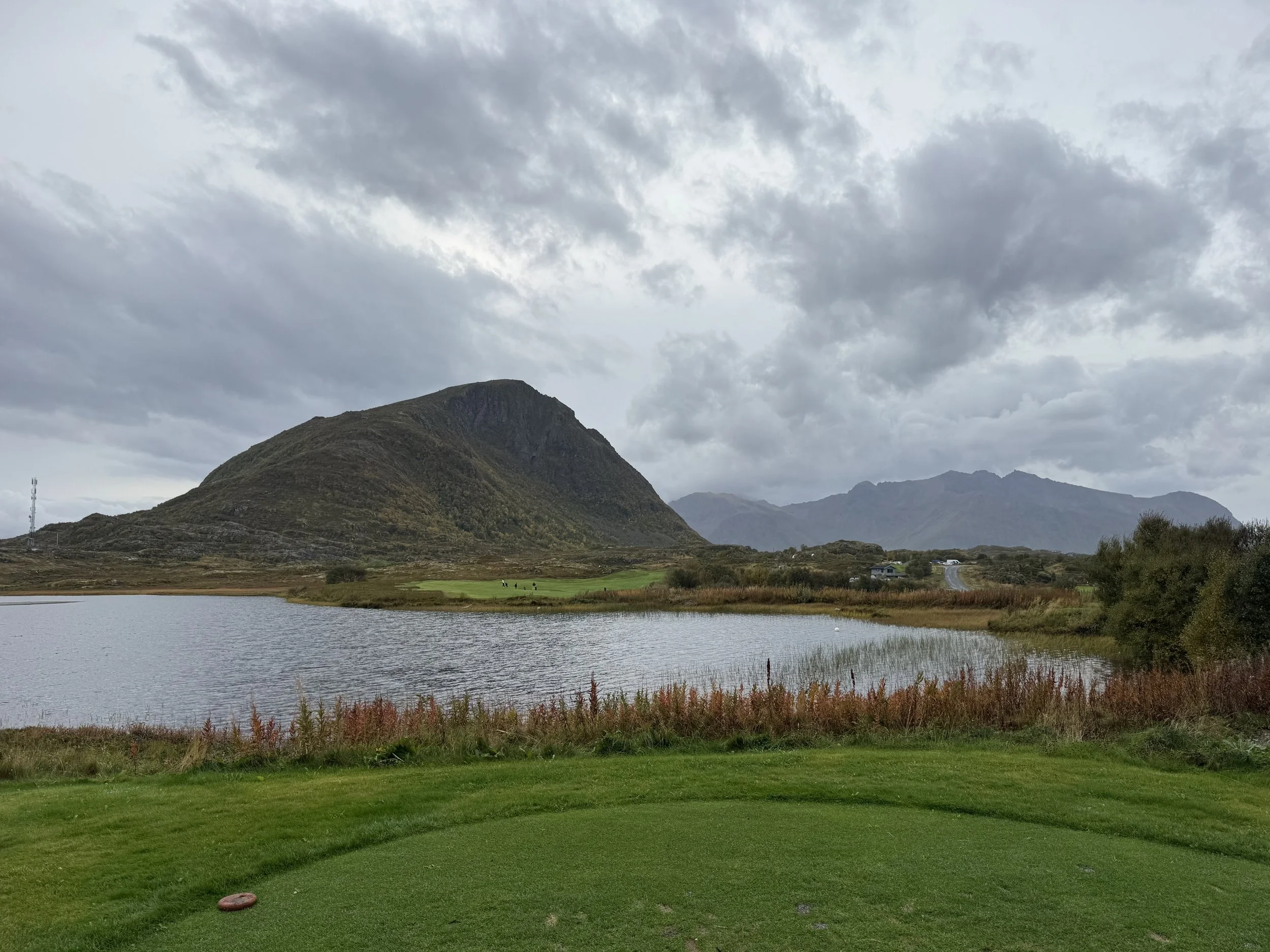 2 lofoten golf course 2.jpeg