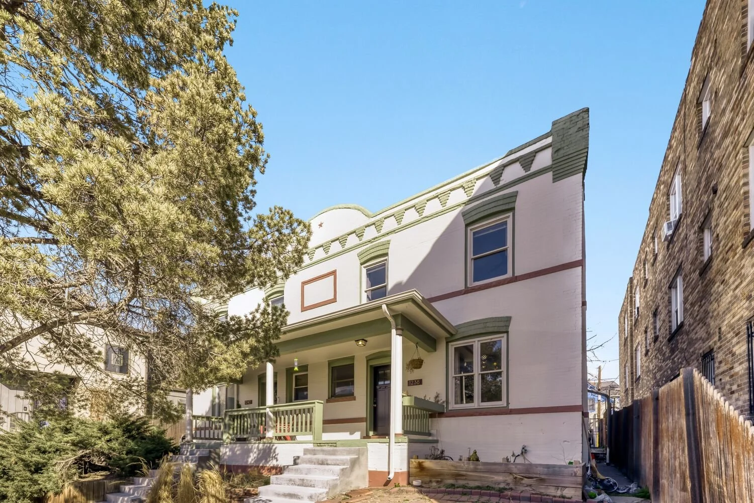 1238 N Washington St - Web Quality - 003 - 03 Exterior Front.jpg