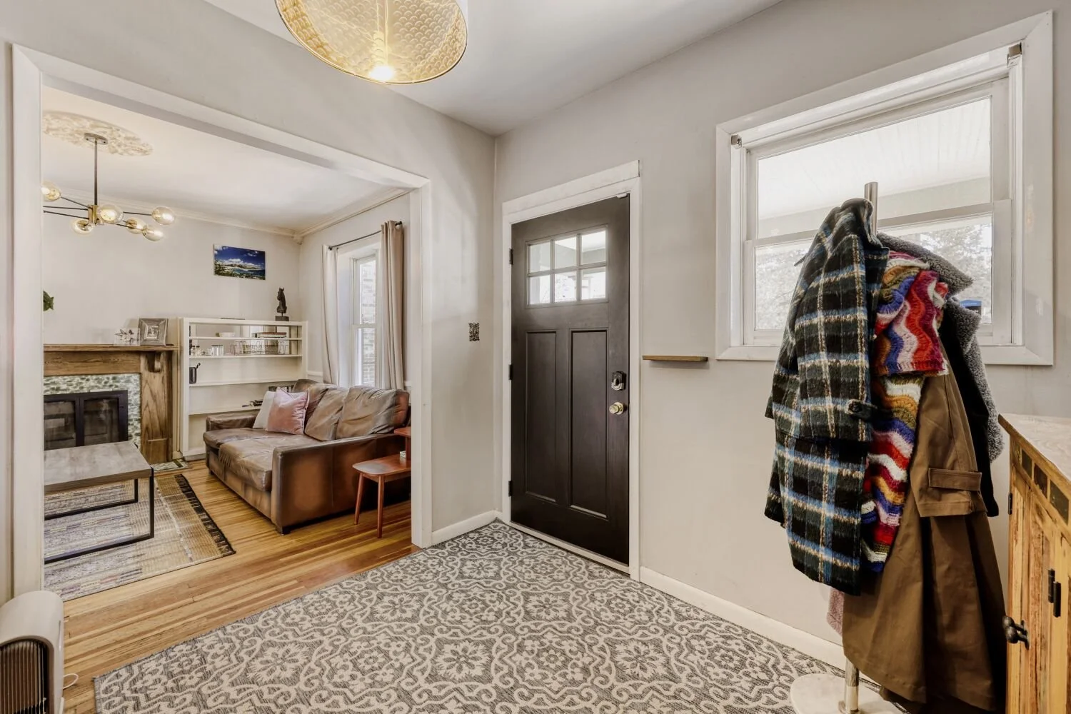 1238 N Washington St - Web Quality - 007 - 07 Foyer.jpg