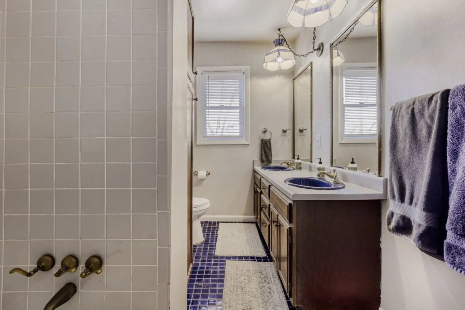 Washington Bathroom Edited.jpg