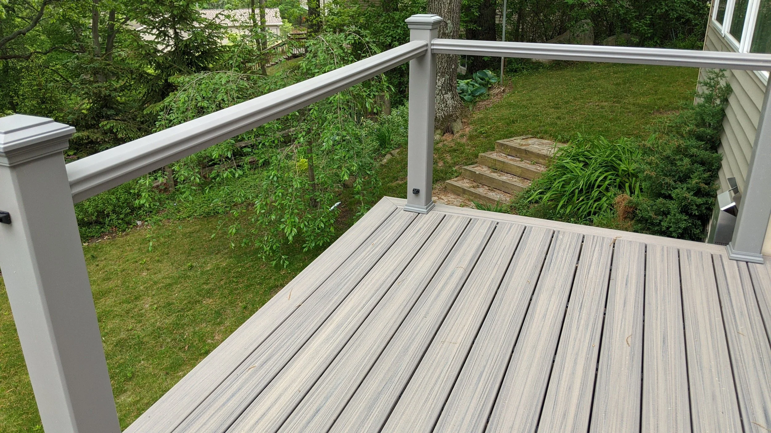 DECK REMODEL WIRE RAILS.jpg