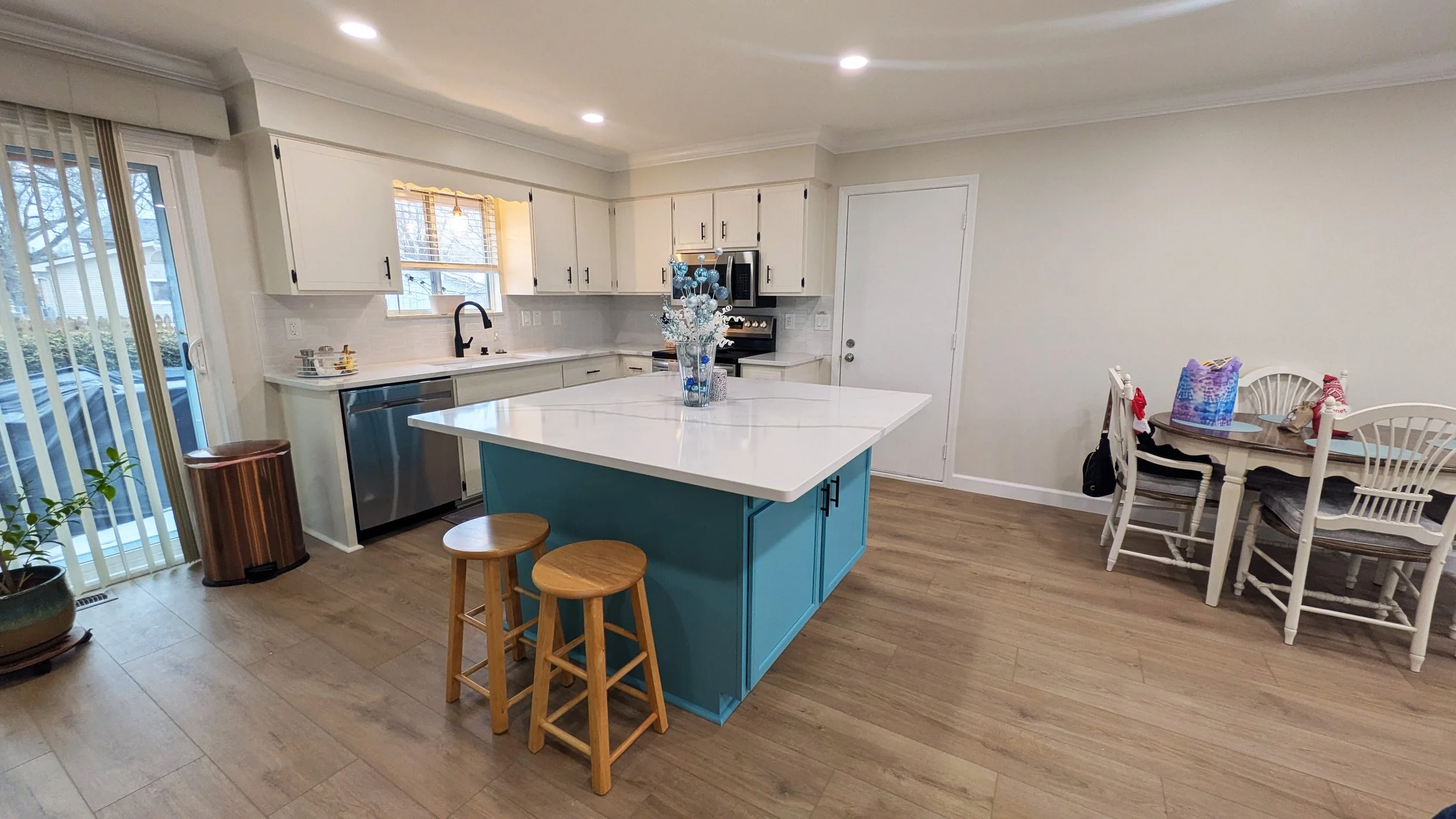 KITCHEN ISLAND (1).jpg