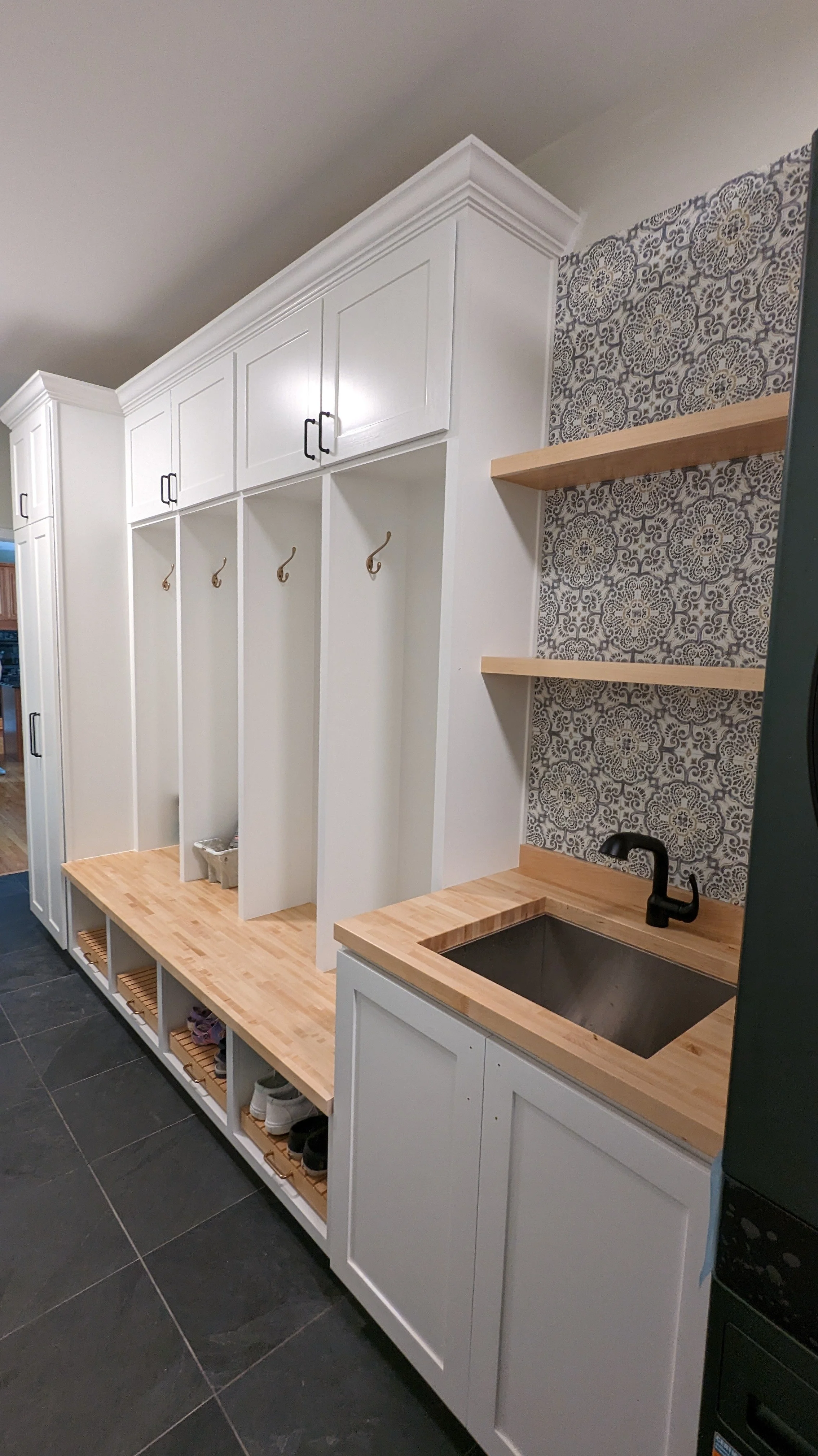 CUSTOM DESIGNED laundry room built-in (9).jpg