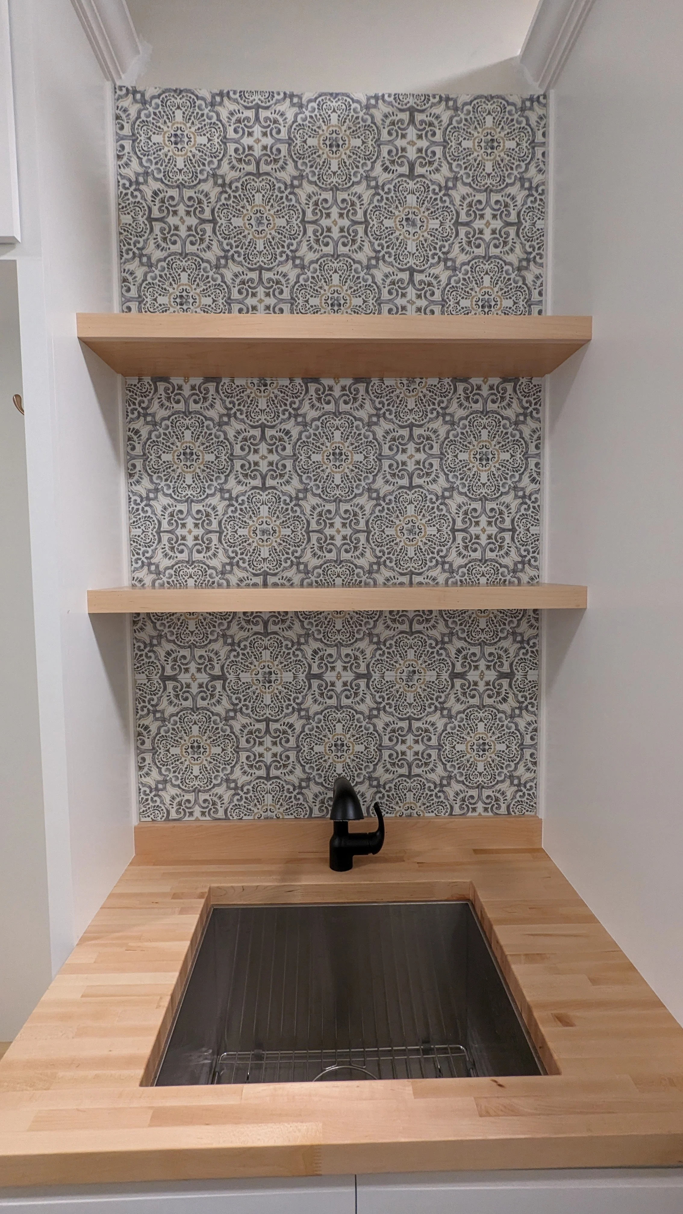 CUSTOM DESIGNED laundry room built-in (10).jpg