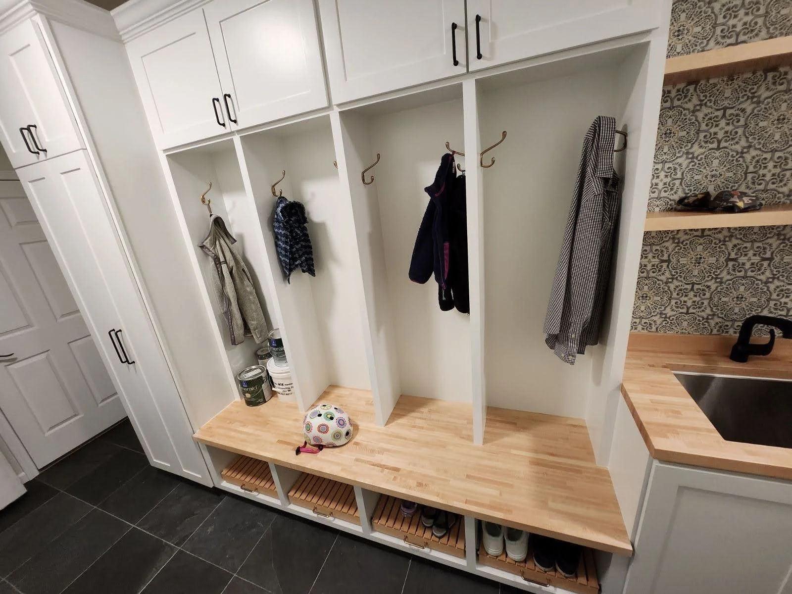 CUSTOM DESIGNED laundry room built-in (6).jpg