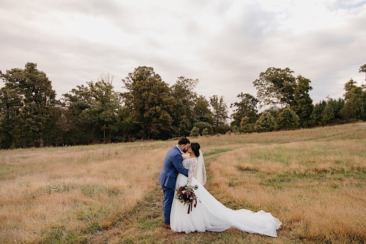 52_frederick-maryland-wedding-photographer-glen-ellen-farm-documentary-fall-109.jpg