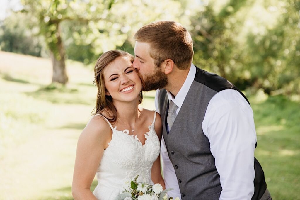 37_glen-ellen-farm-frederick-maryland-documentary-candid-wedding-photographer-99-1024x682.jpg