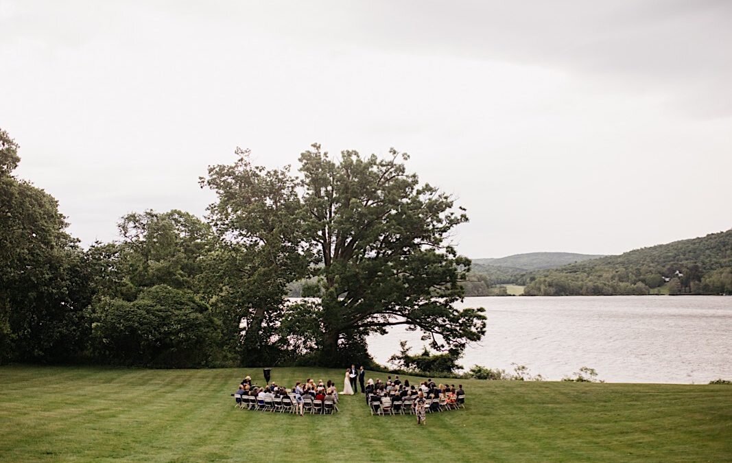 068_Fontainebleau-Inn-ithaca-finger-lakes-documentary-new-york-wedding-photography-124-1067x675 (1).jpg