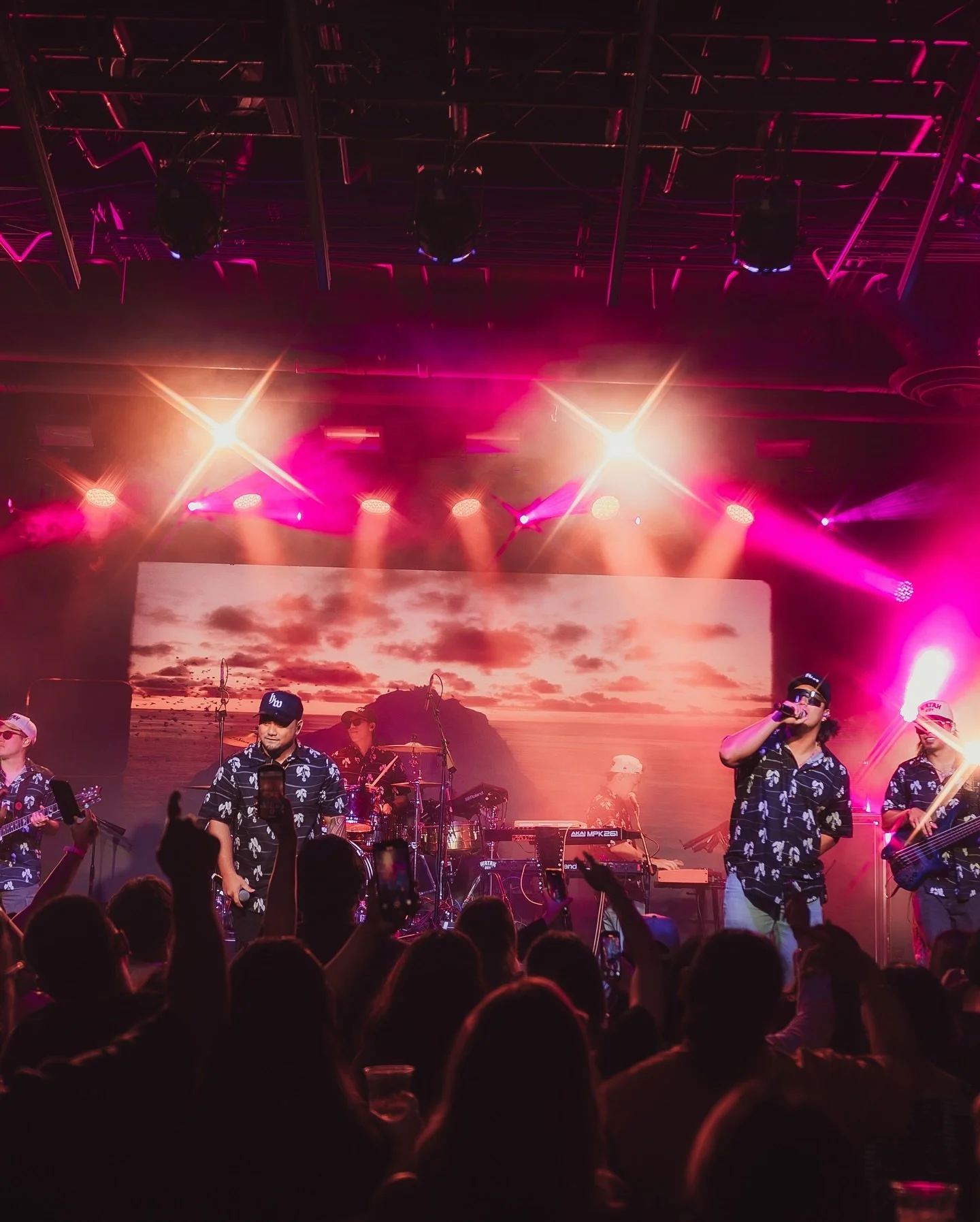 LAS VEGAS ‼️ @virginhotelslv 

You guys showed out!! Not just one, but TWO High Watah shows in one night! 😤 🔥

#highwatah
#watahboys
#roadtoblaisdell 
#virginhotels