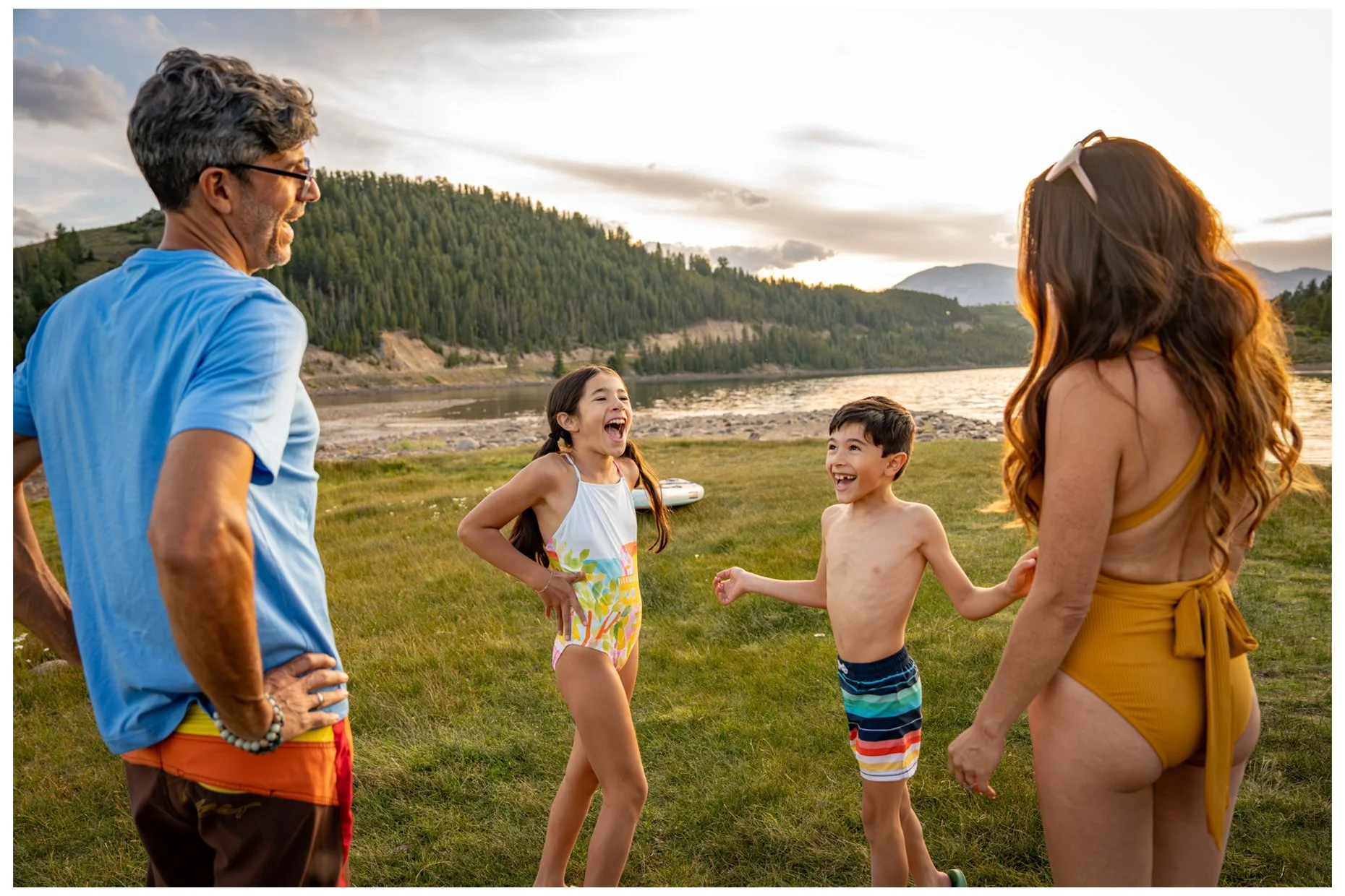 Family-Enjoy- Lakeside-Outing-is20250806_iD_Buzz_3434.jpg