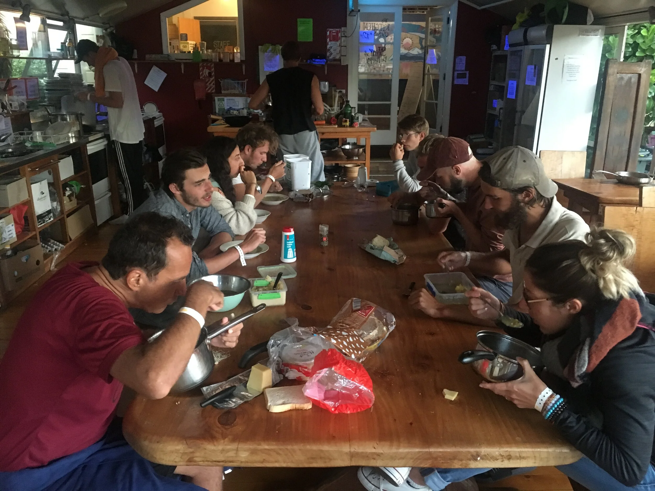 Le confinement : de la vie en auberge à la forêt au métier de docker