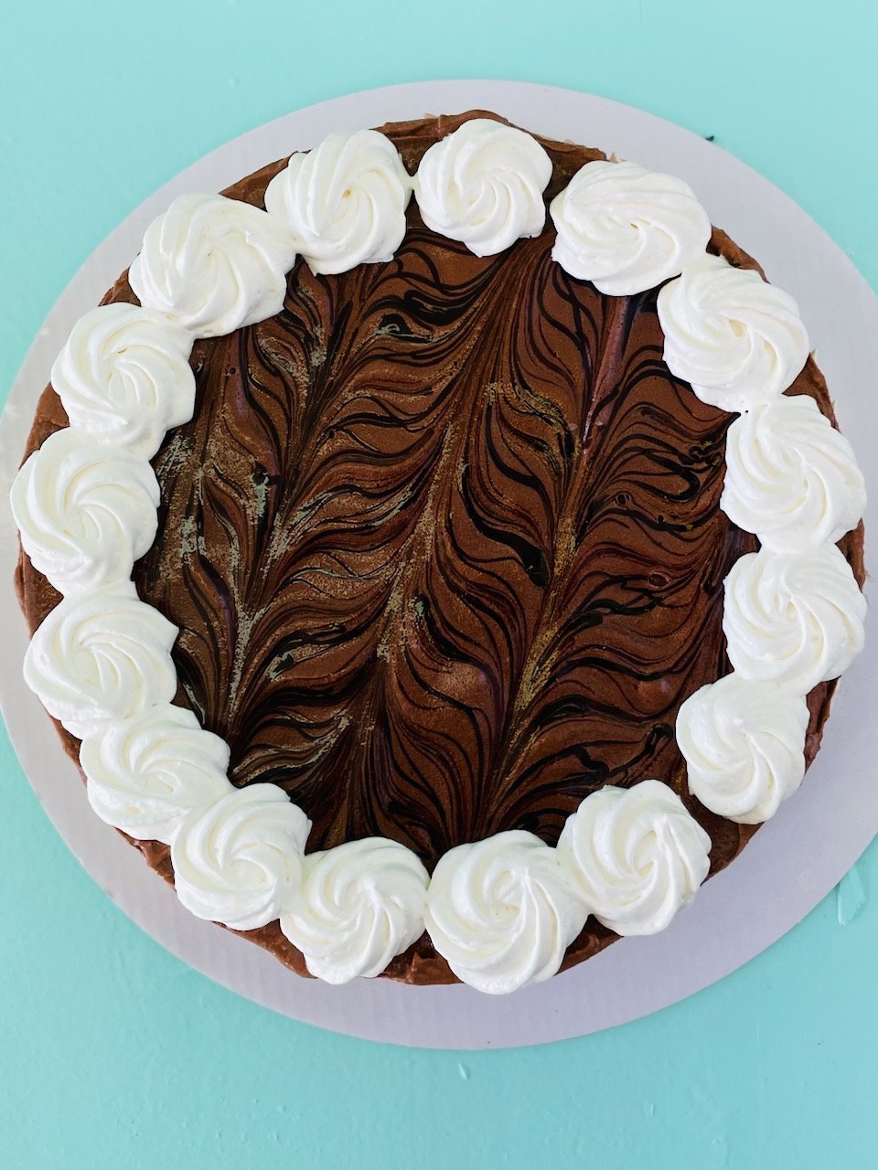 Chocolate-fudge-brownie-cake-top-view.jpeg
