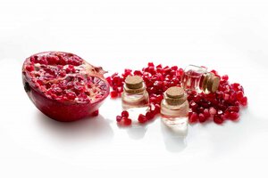 Pomegranate oil.jpg