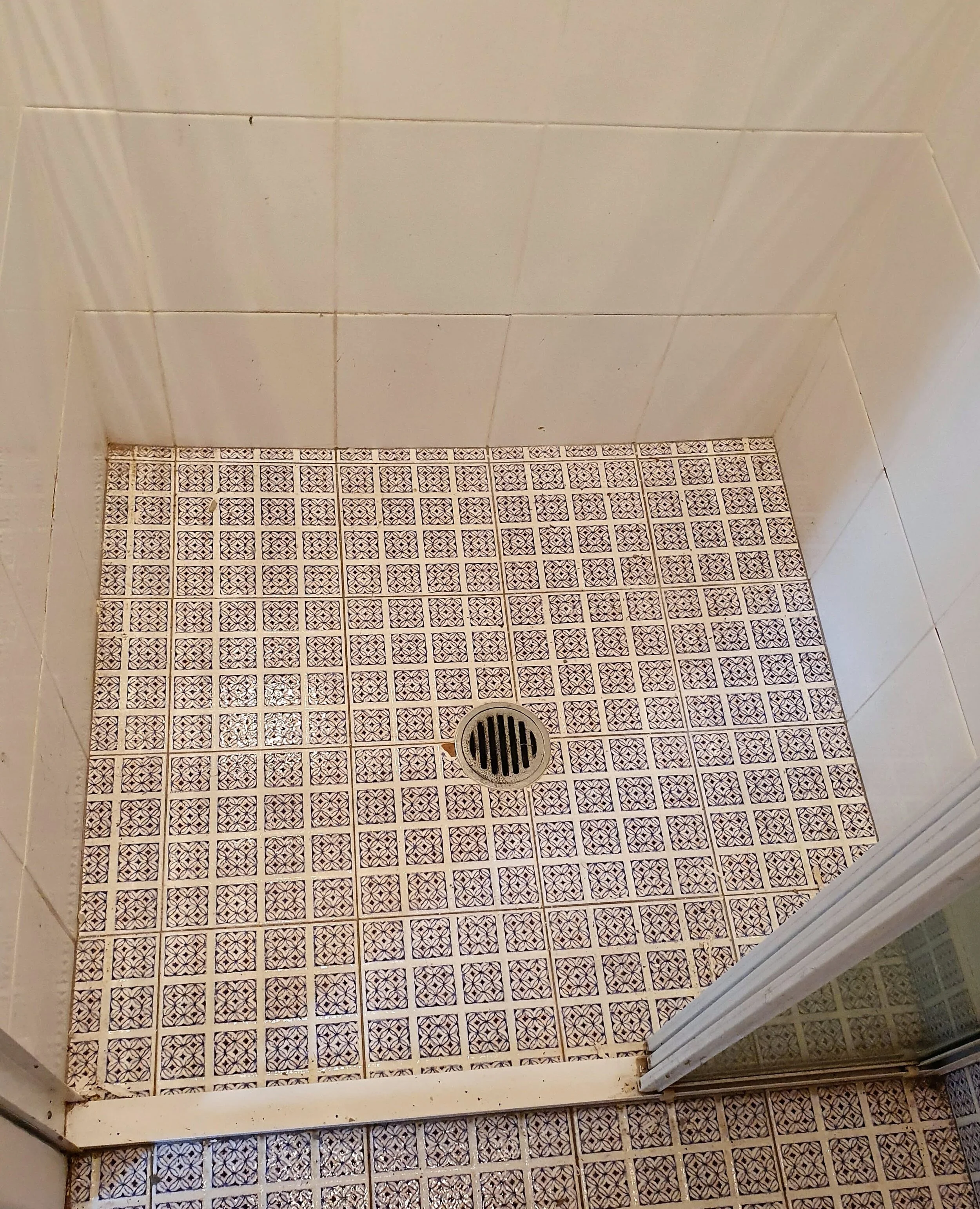 Shower - Before 6.jpg