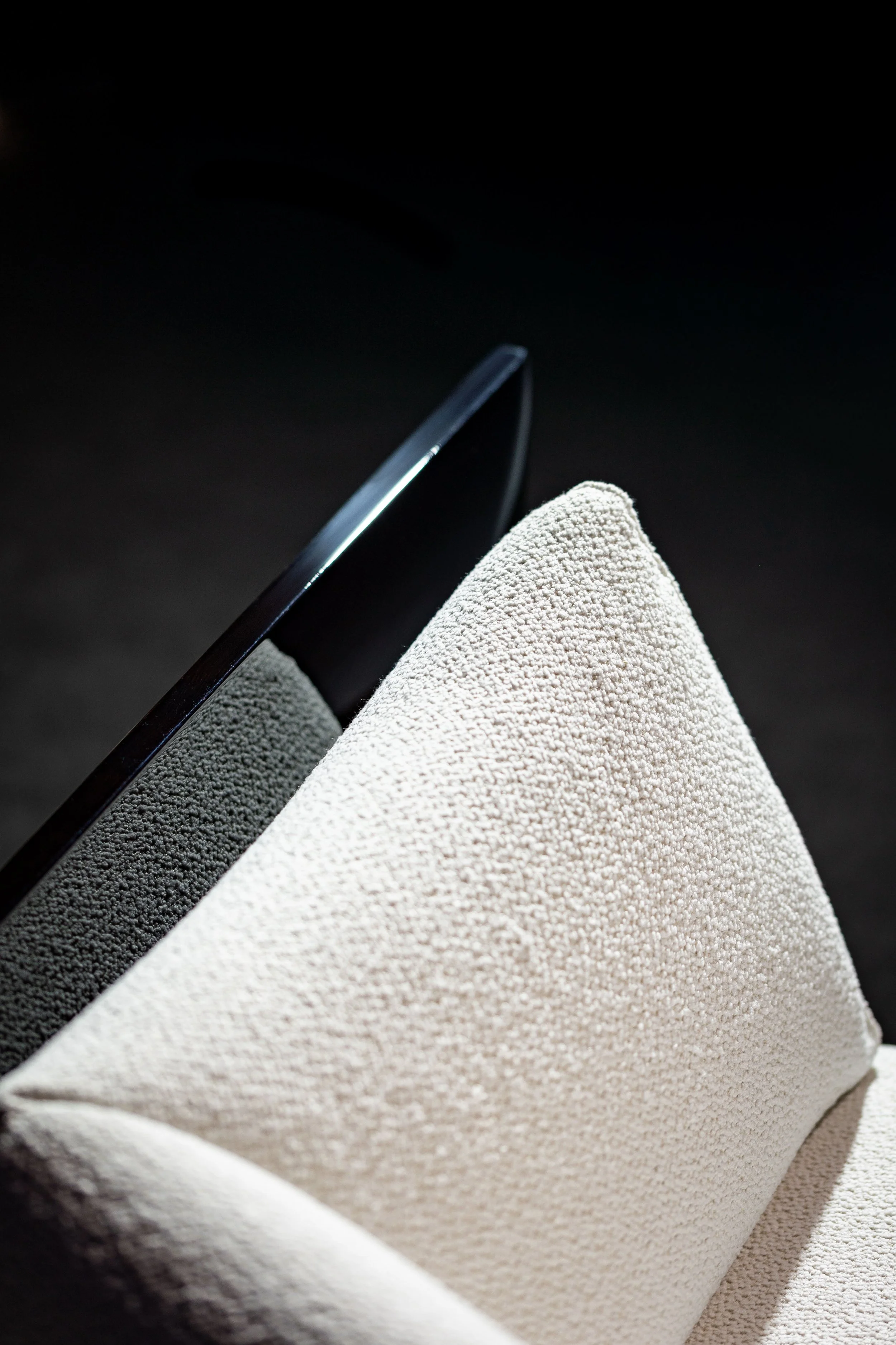 img_Frame_chair_Detail_B_01.jpg