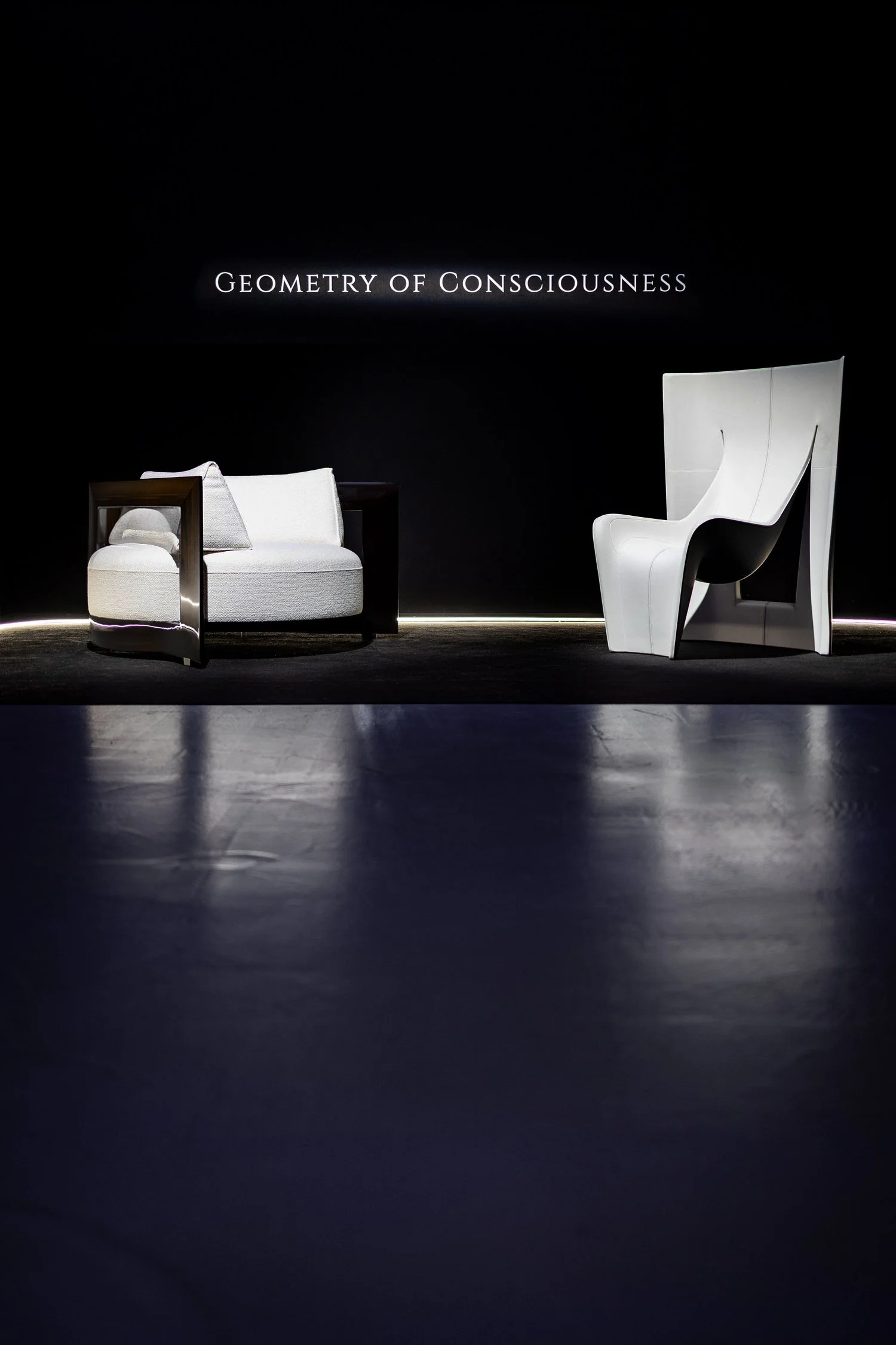 img_Gravity_+_Frame_front_Exh_A_01.jpg