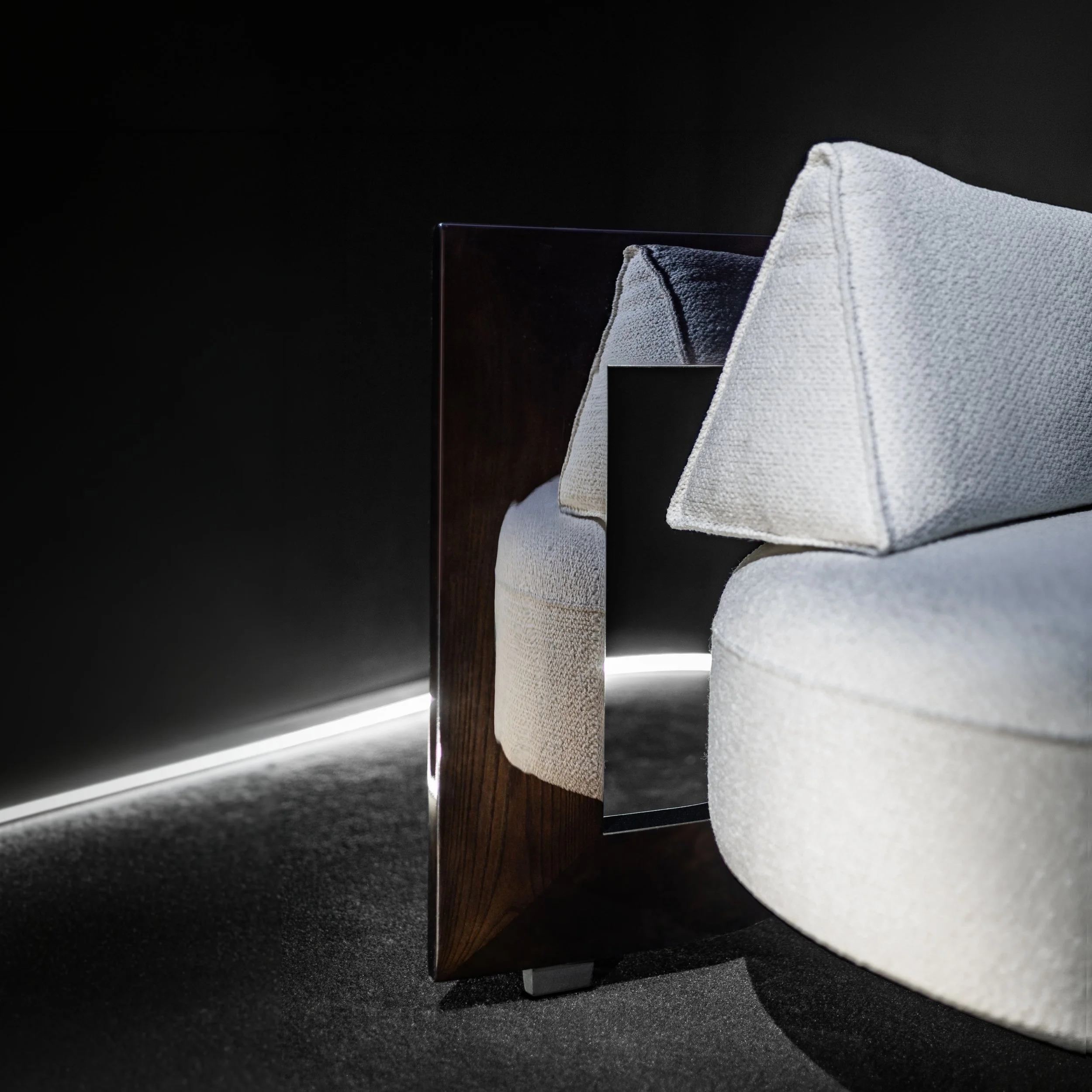 img_Frame_chair_Front_bgEx_p_04.jpg