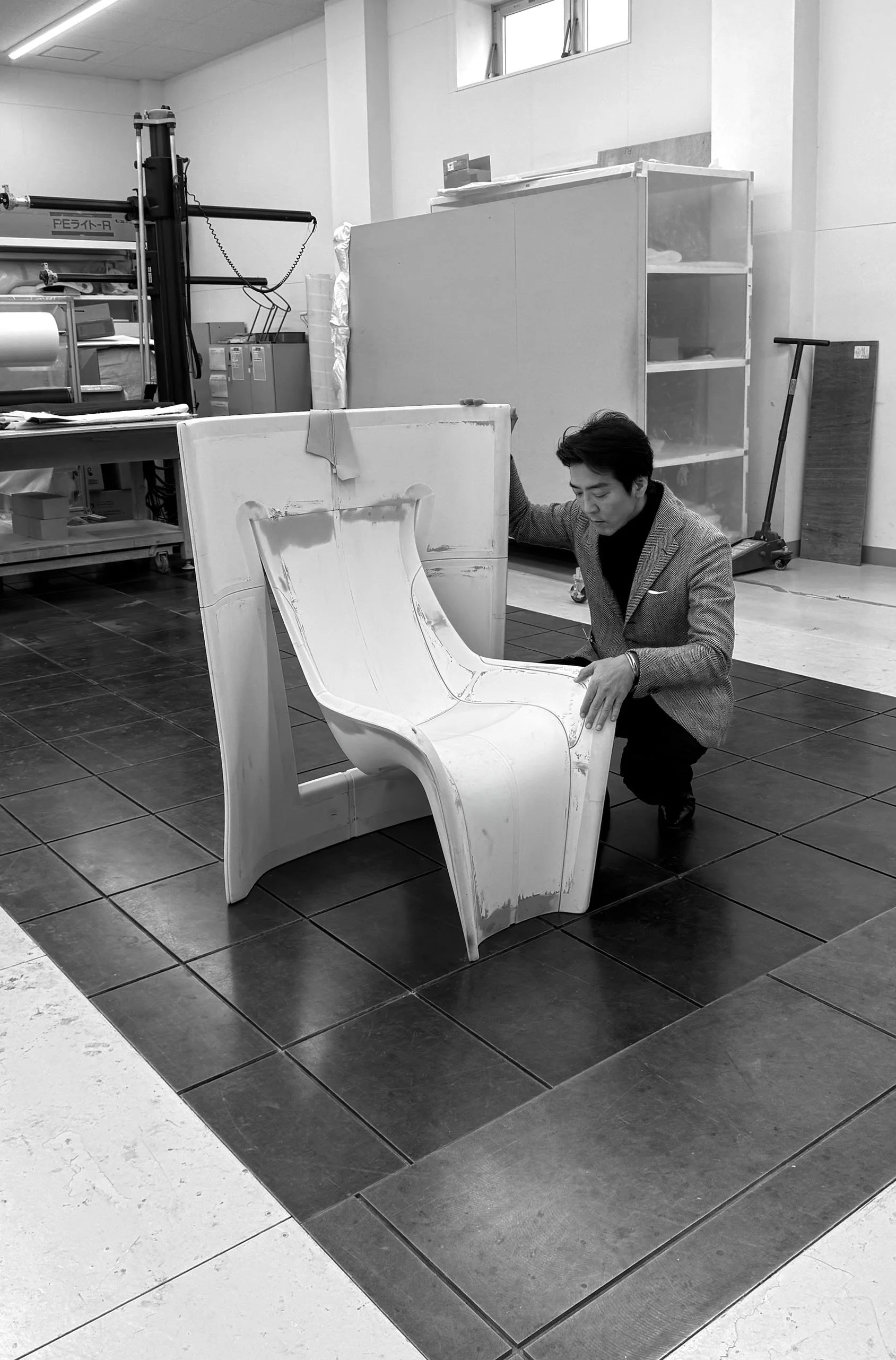 img_Gravity_chair_factory_B_03.jpg